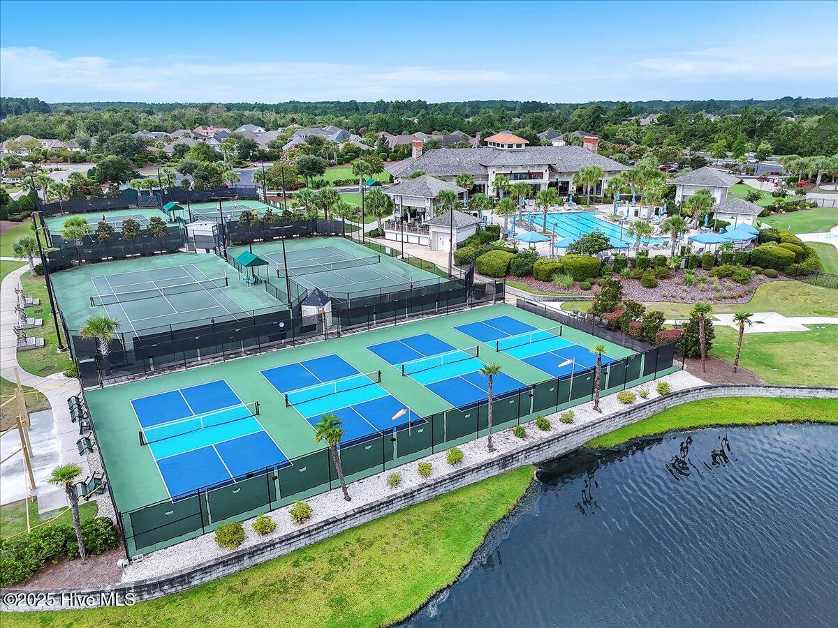 100527091 | Photo 64