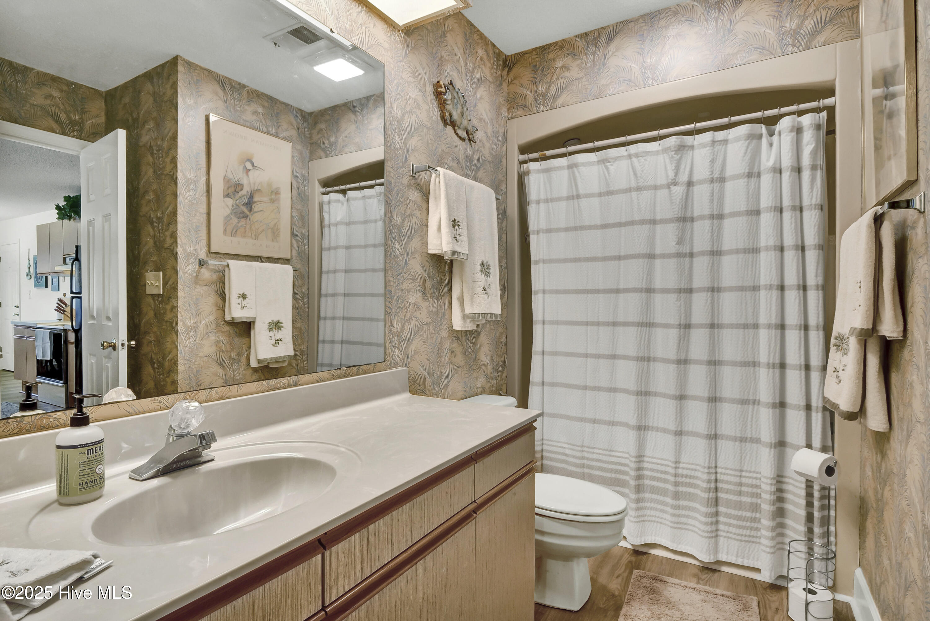 100508575 | Photo 18