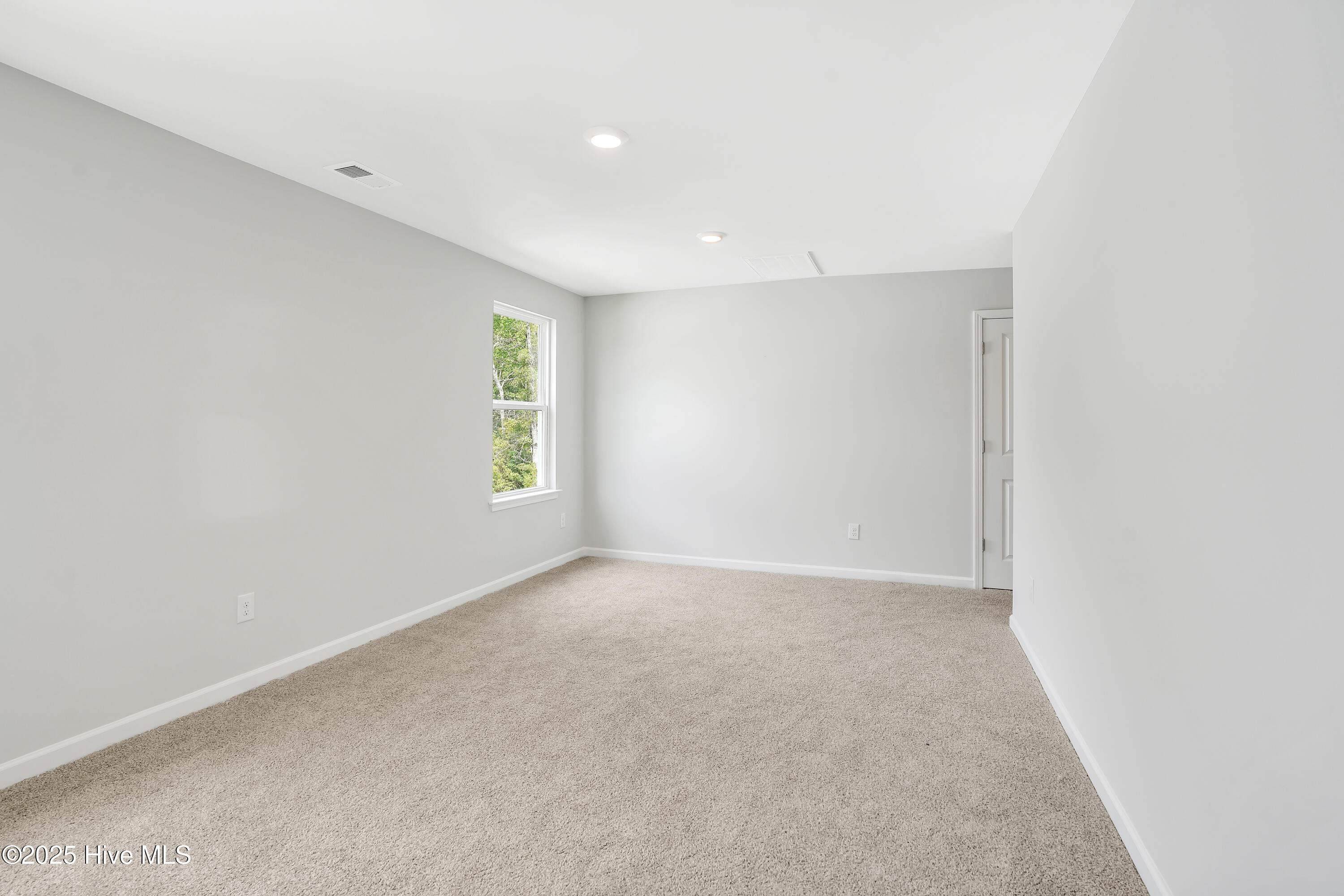 248 Red Vineyard Way Lot 07, Jacksonville, NC 28546 – photo 16: Similar Home