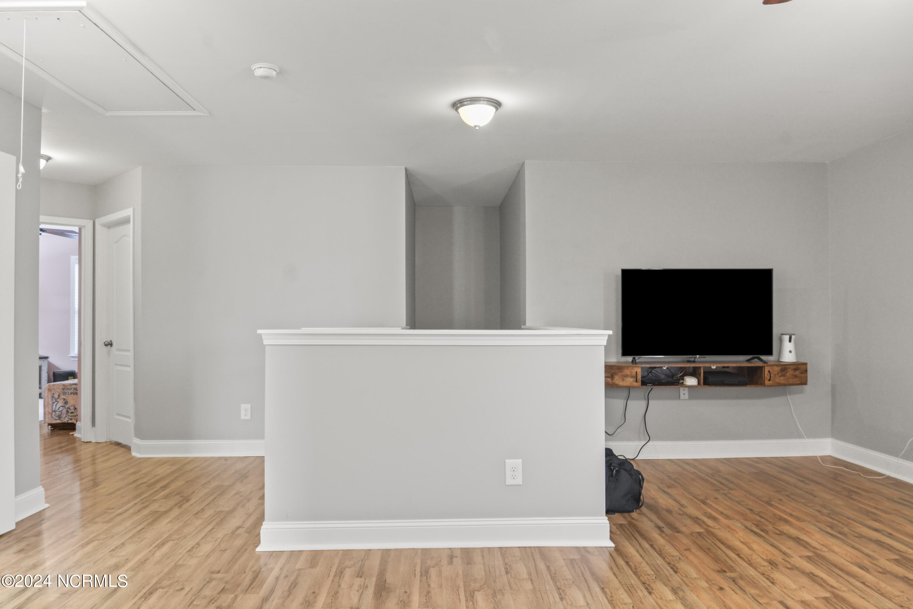 100566117 | Photo 27