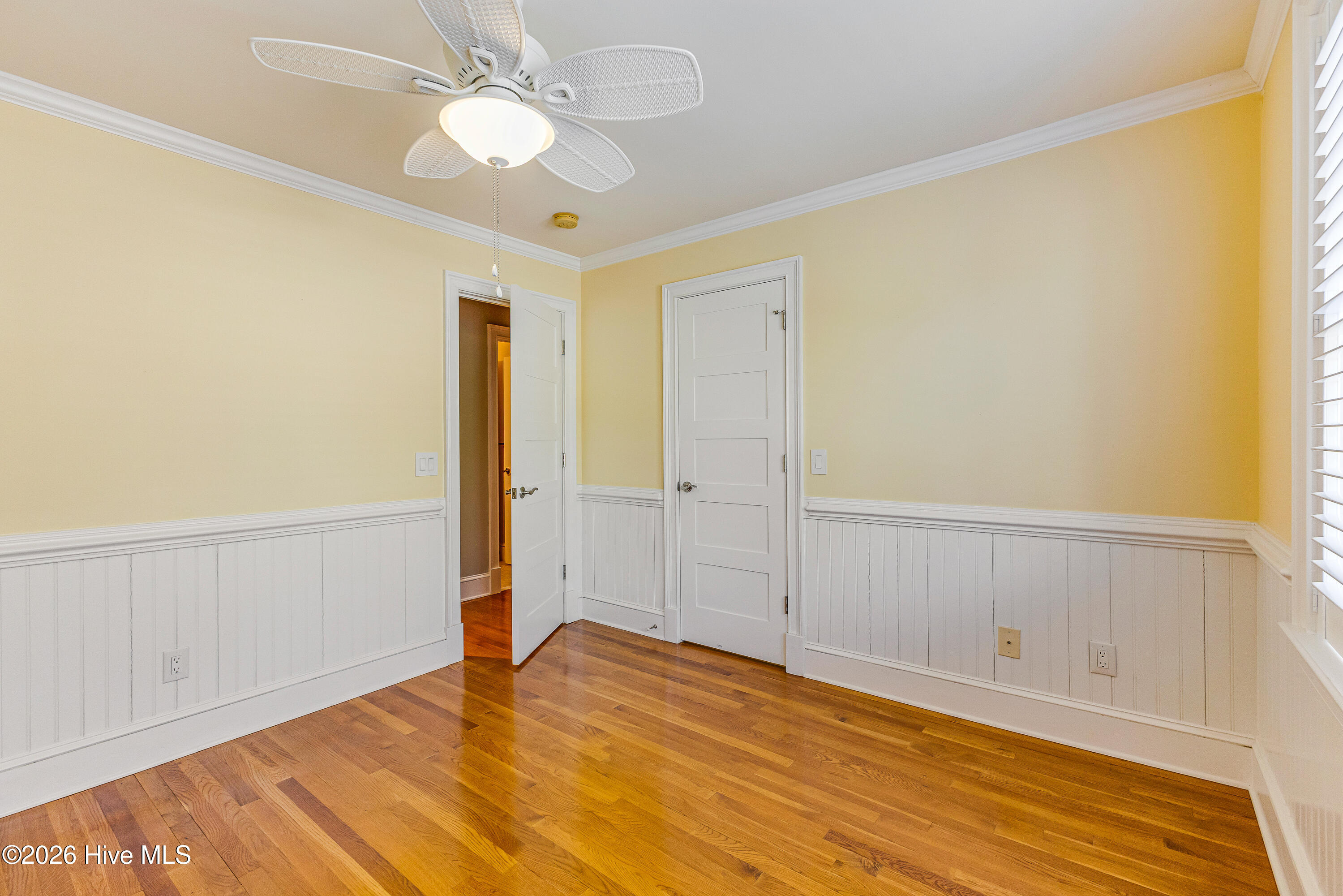 100563168 | Photo 36