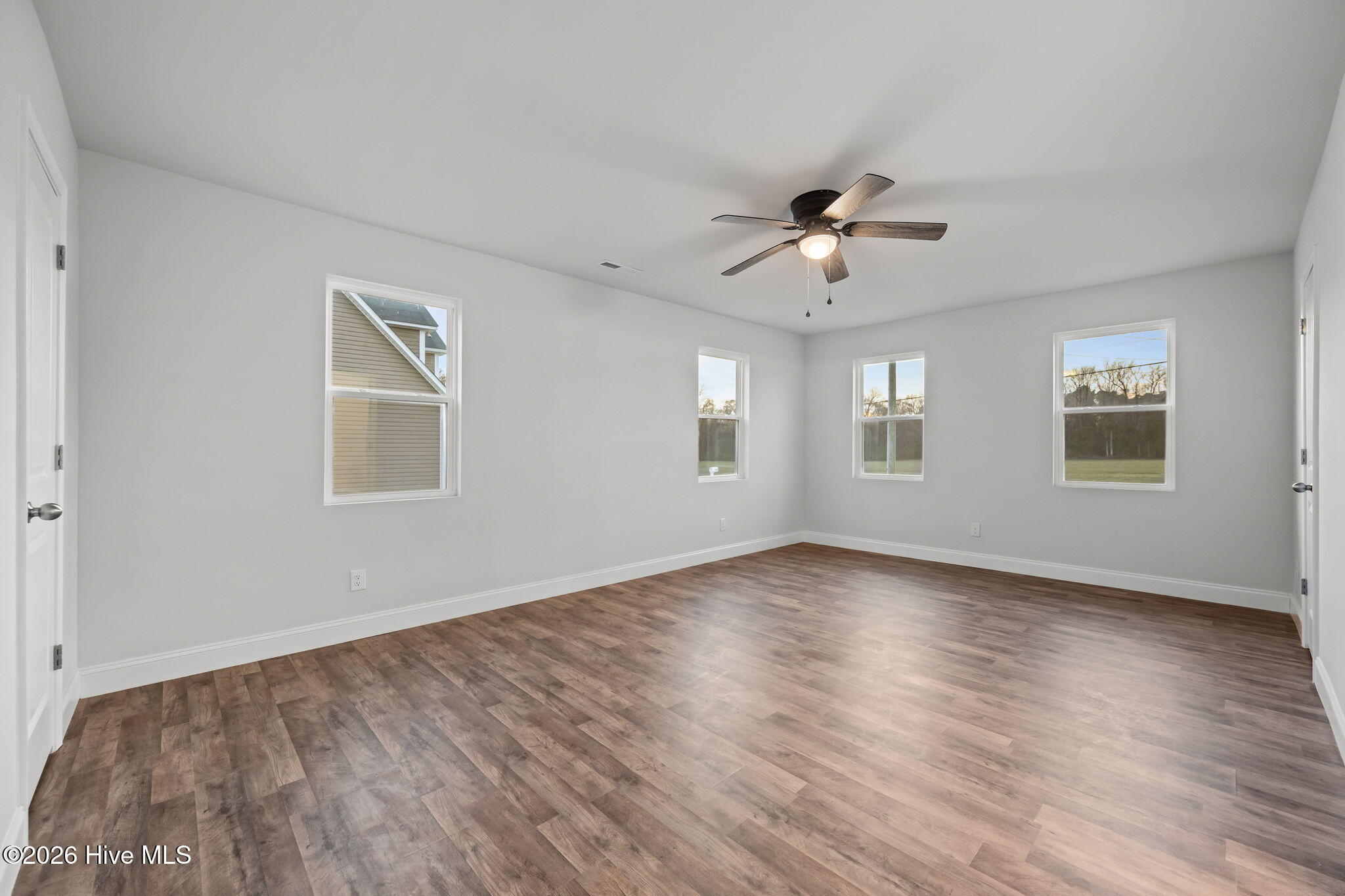 100505394 | Photo 43