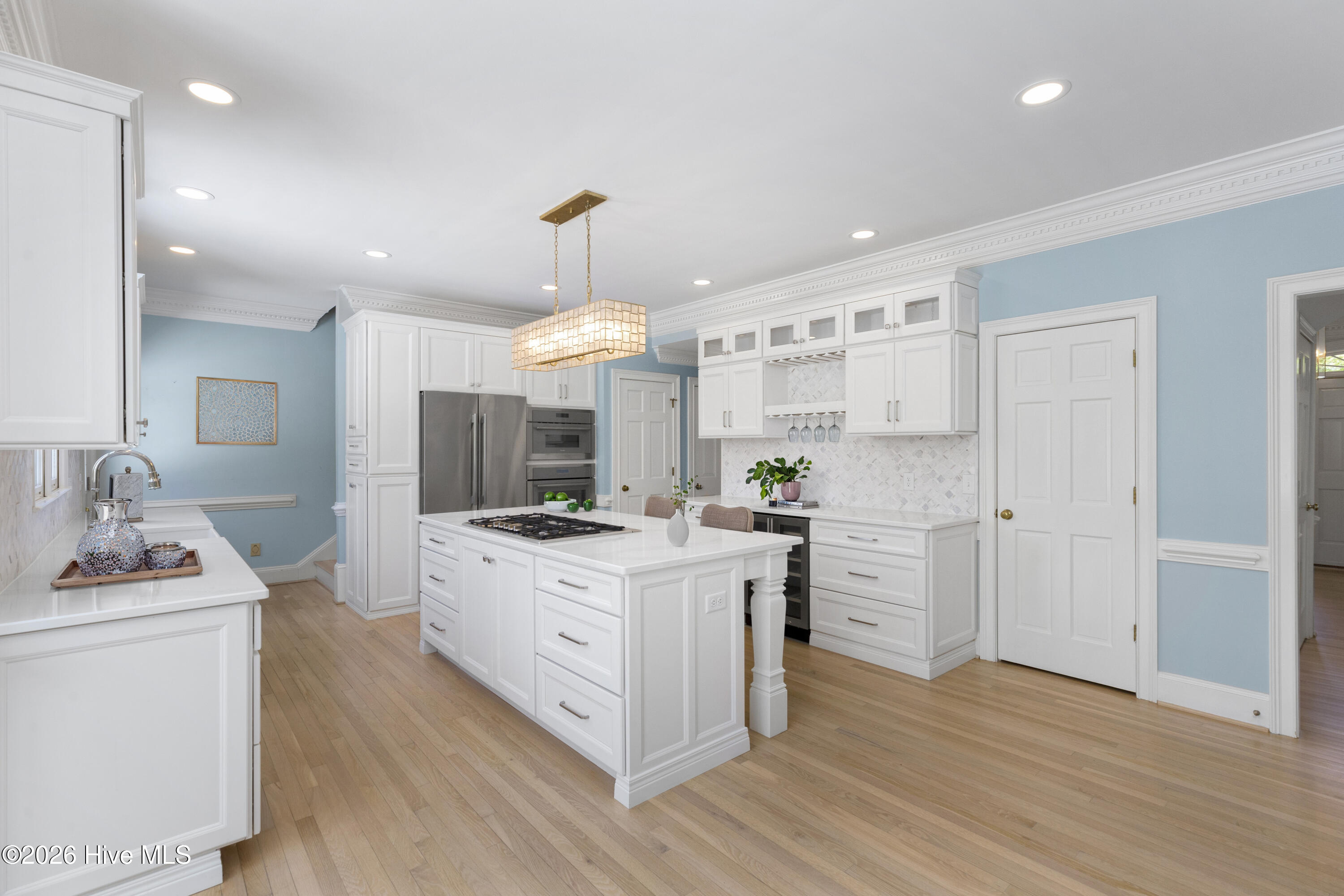 100566795 | Photo 17