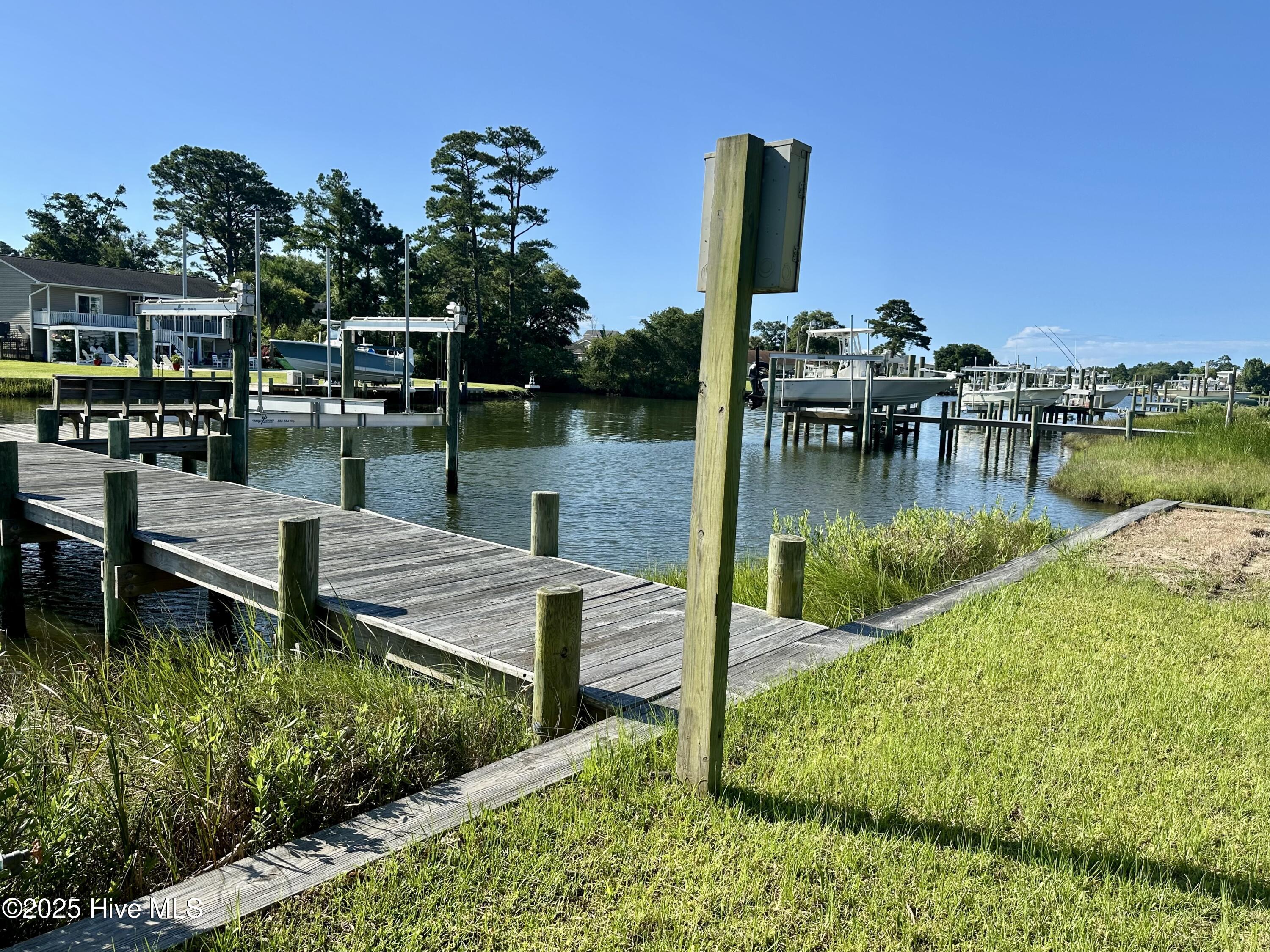 100558486 | Photo 34