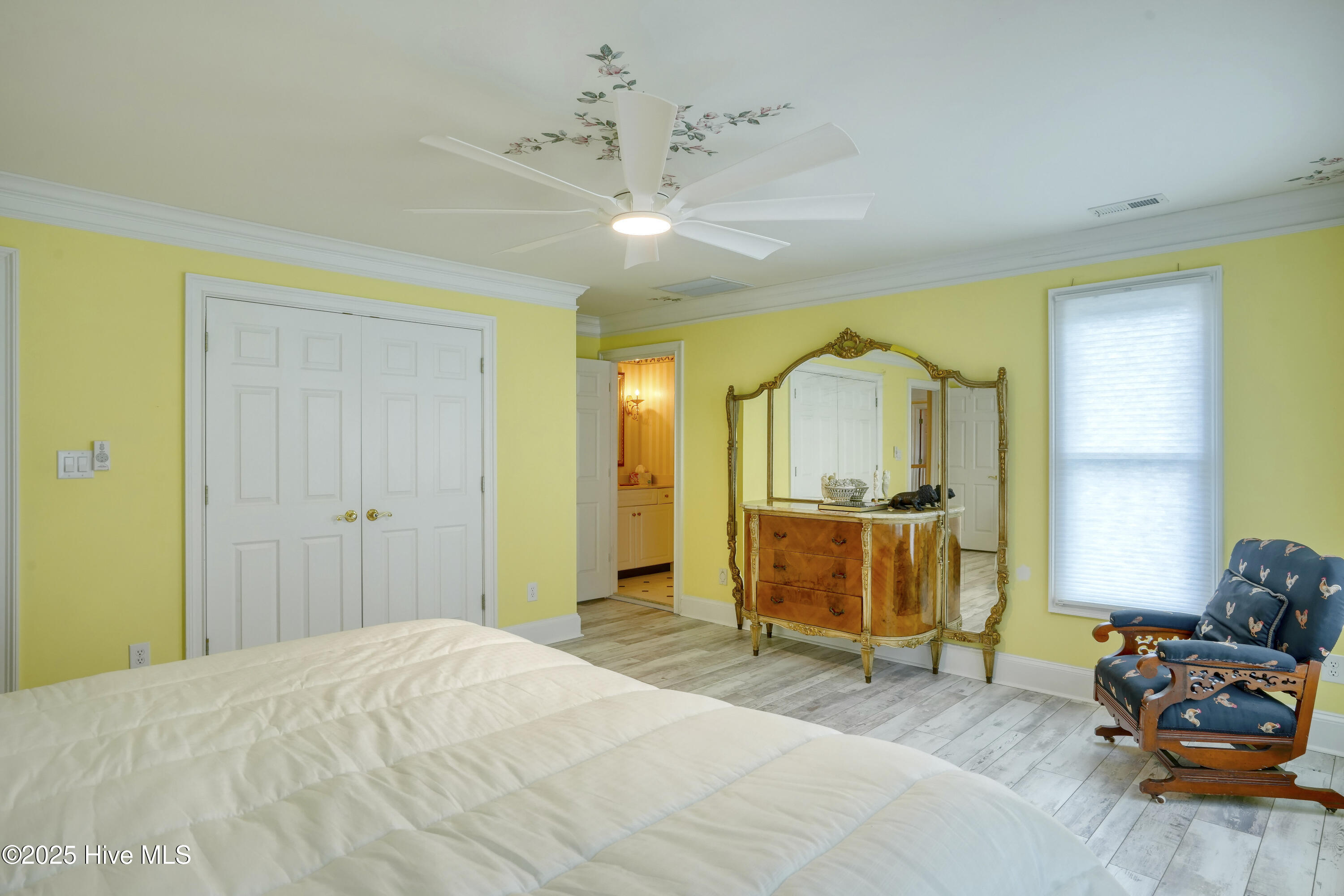 100512986 | Photo 45