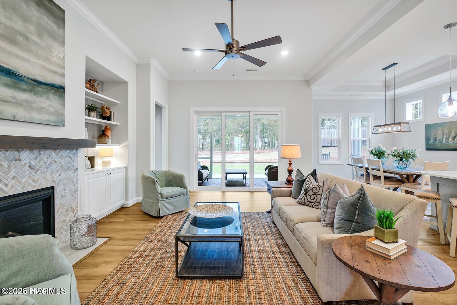 100548611 | Photo 12