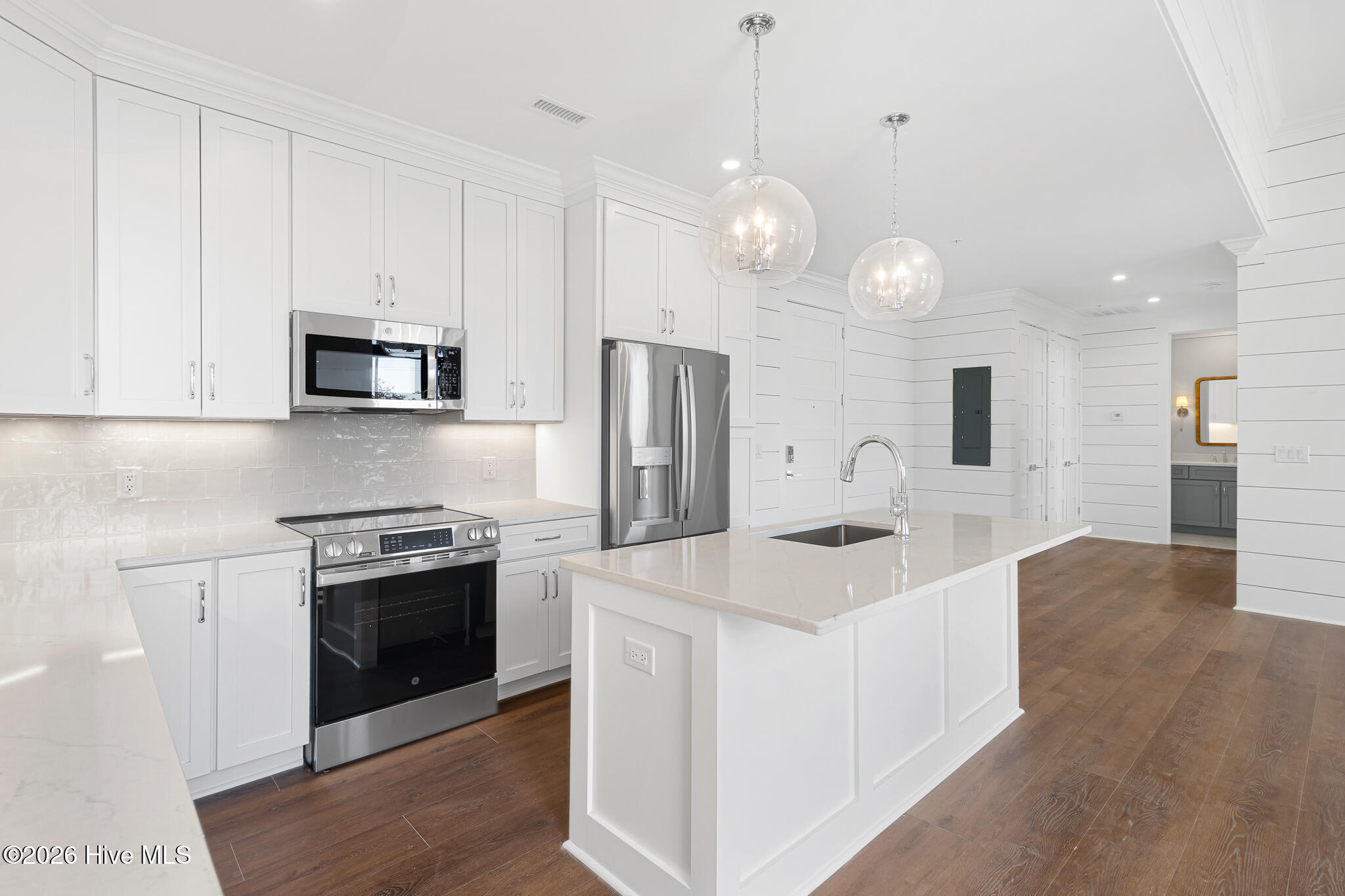 805 Mulberry 