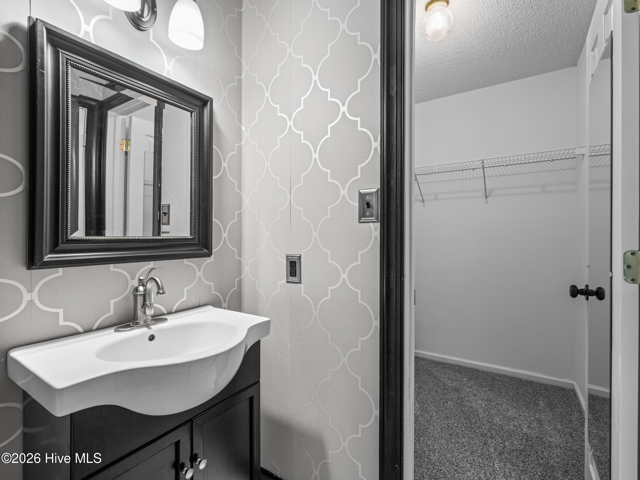 100547559 | Photo 32