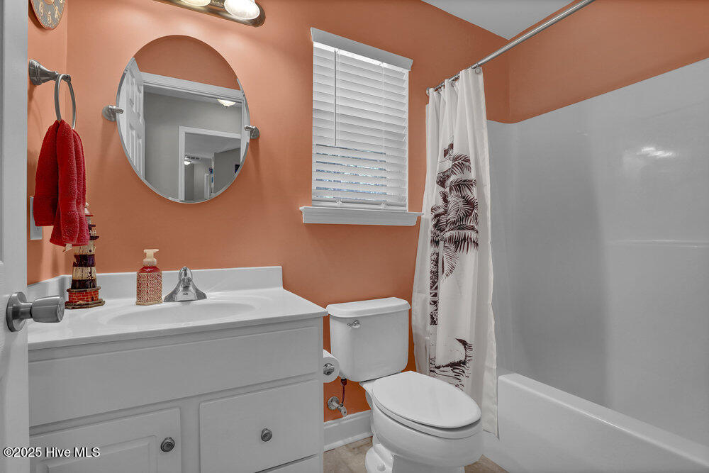 100548530 | Photo 27