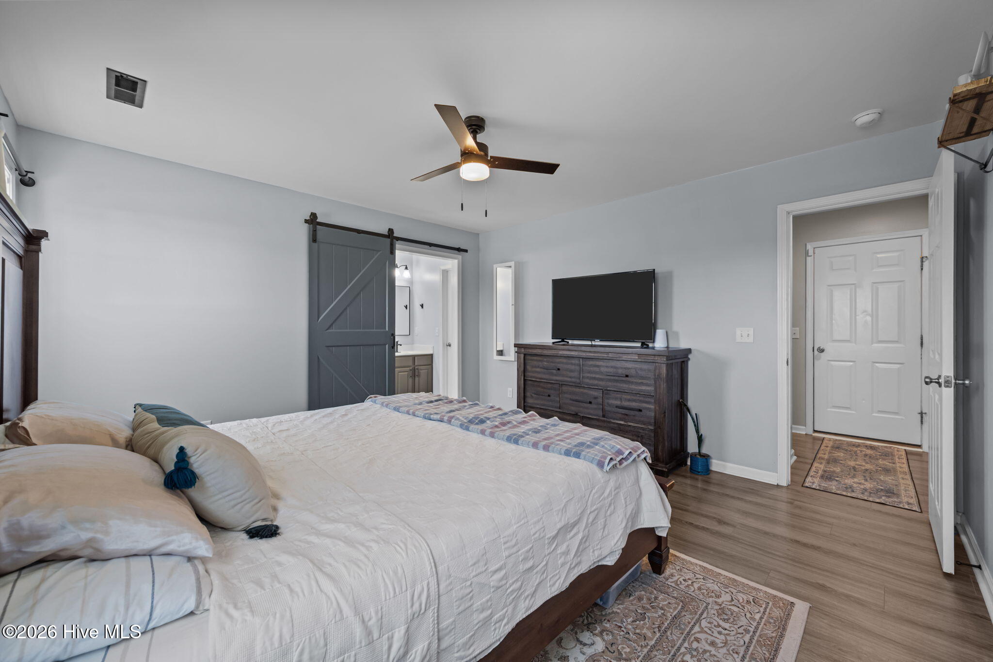 100558999 | Photo 27