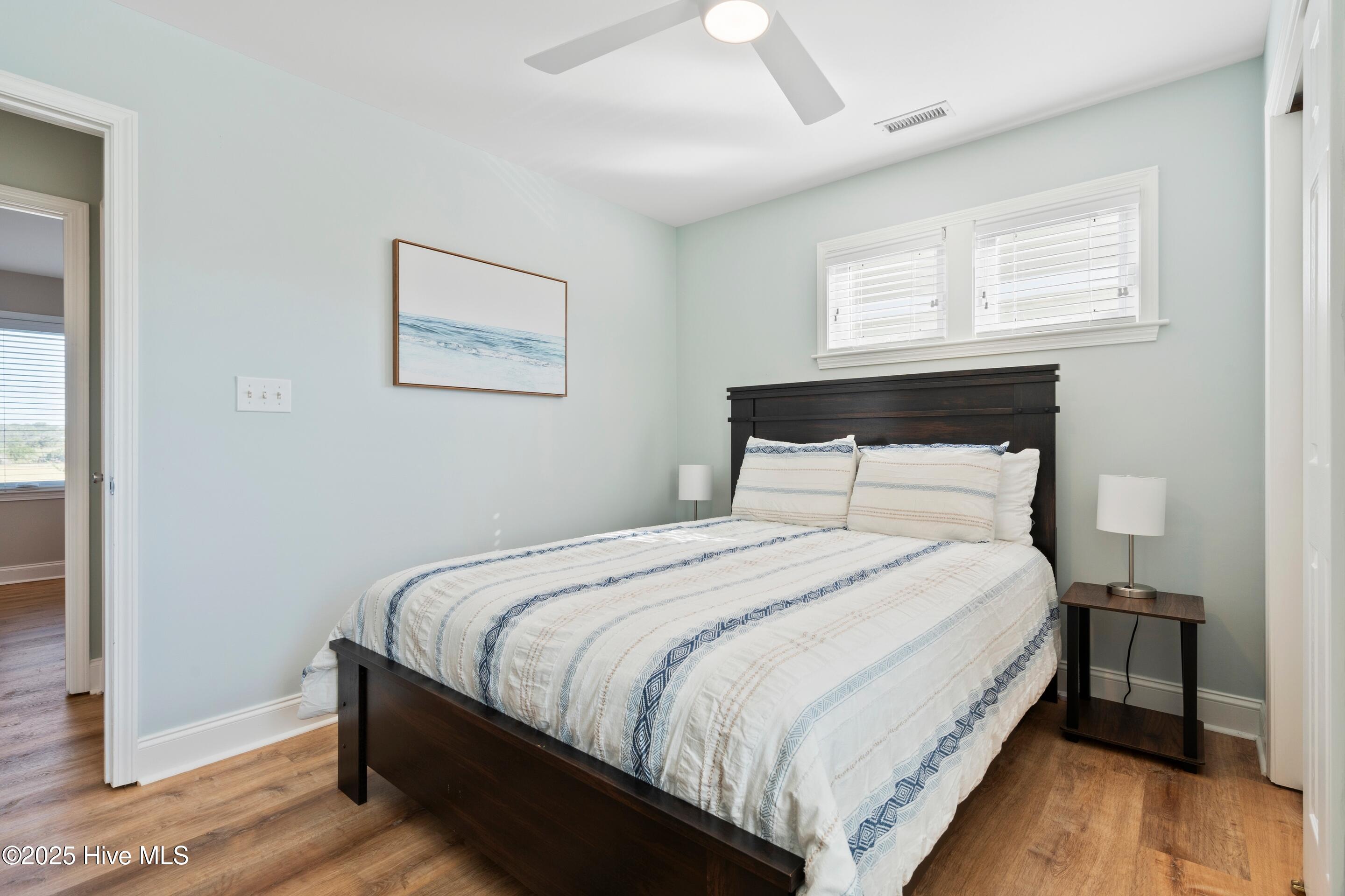 100536770 | Photo 42