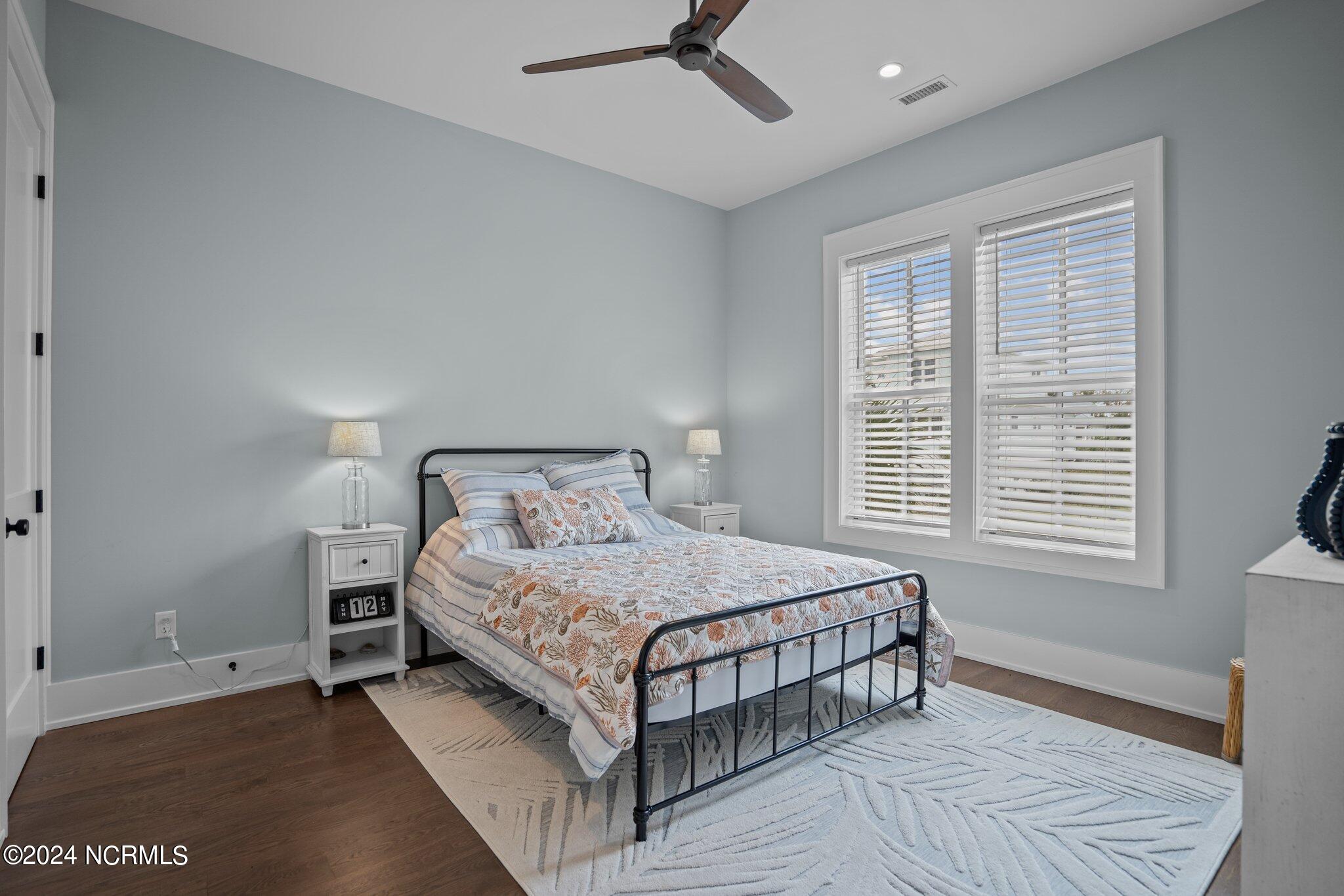 100556324 | Photo 17