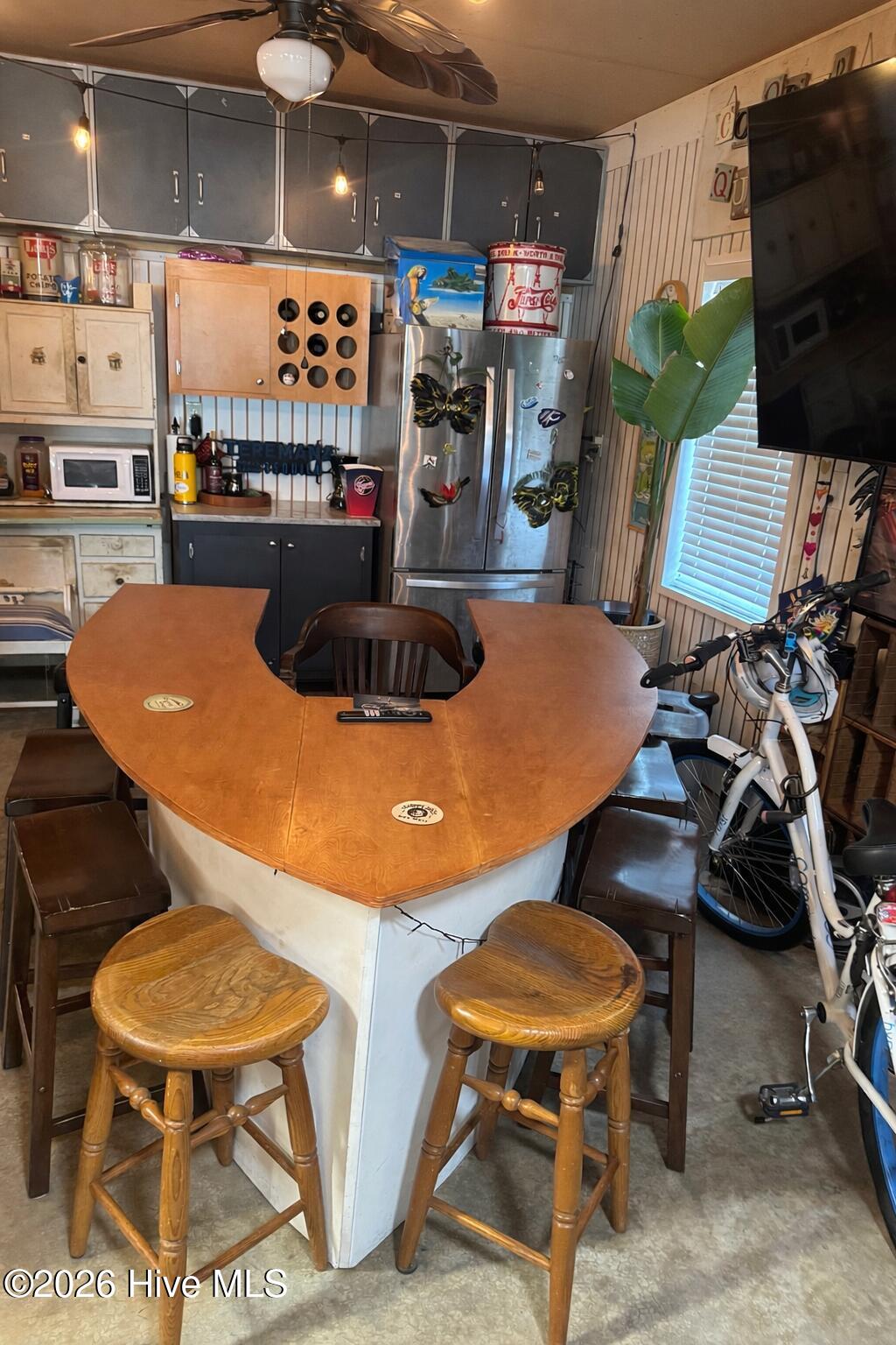 100560834 | Photo 34