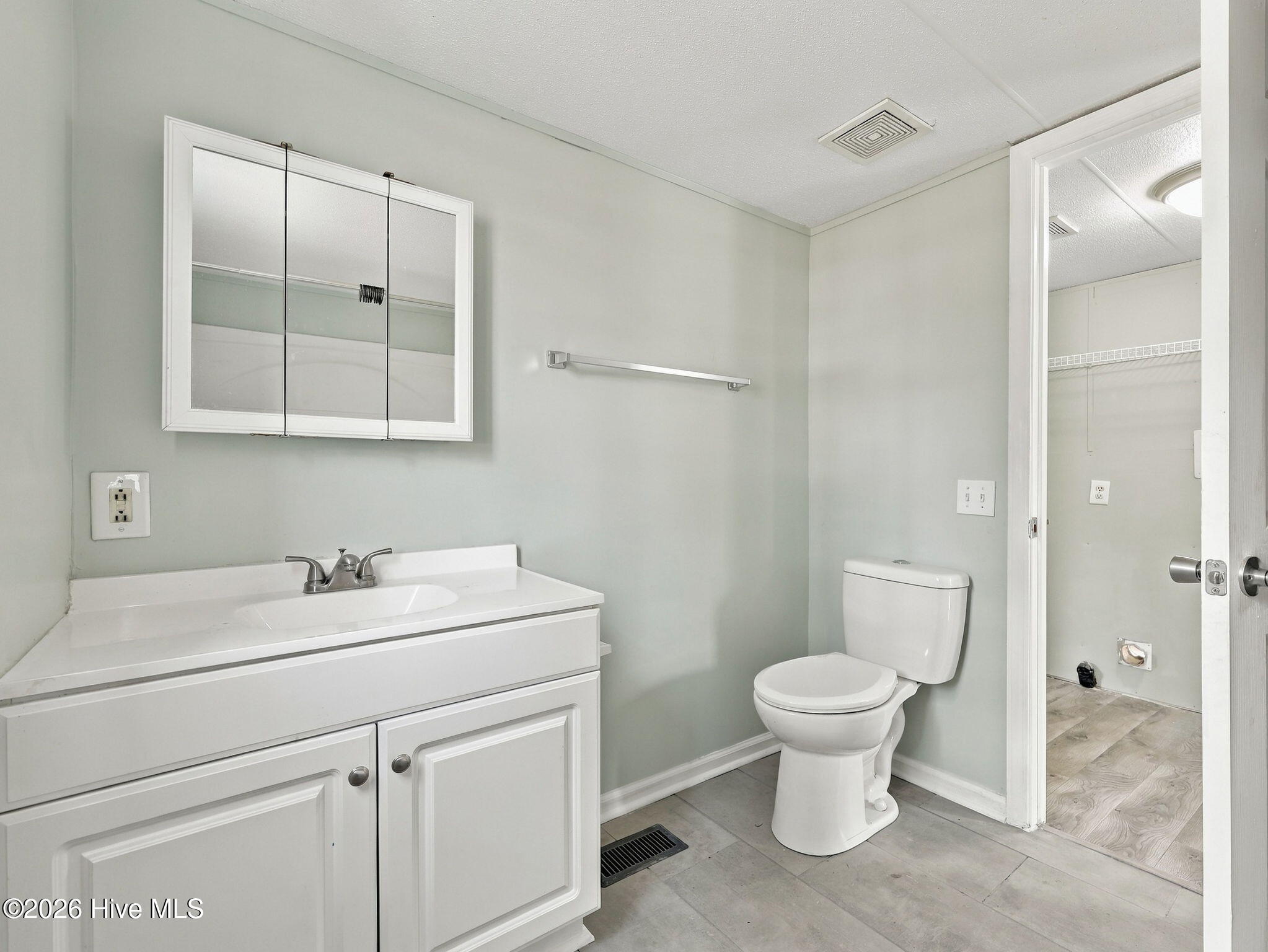 322 N Winchester Lane,Hubert