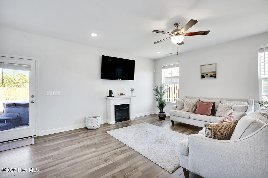 100555659 | Photo 11