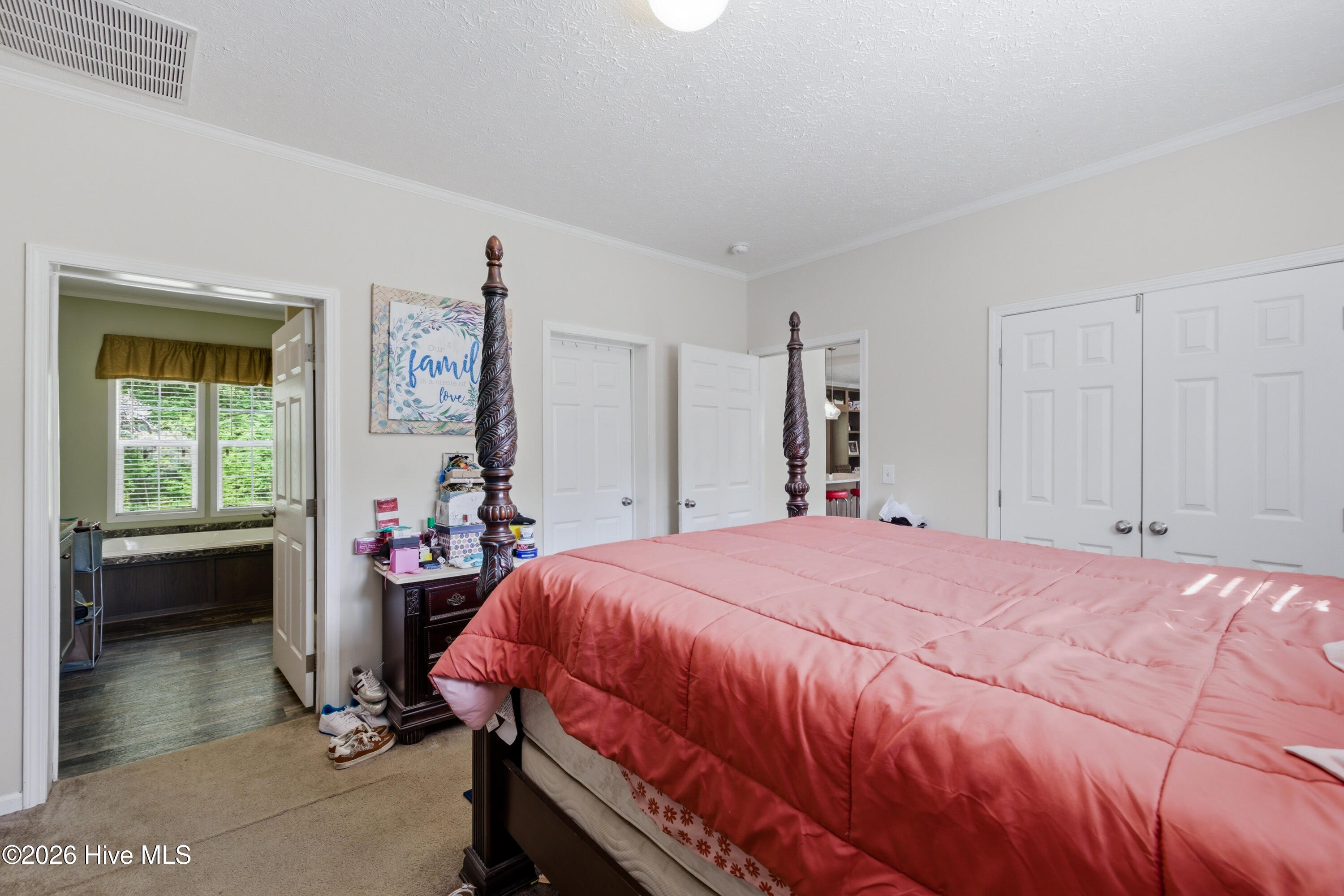 100565815 | Photo 13