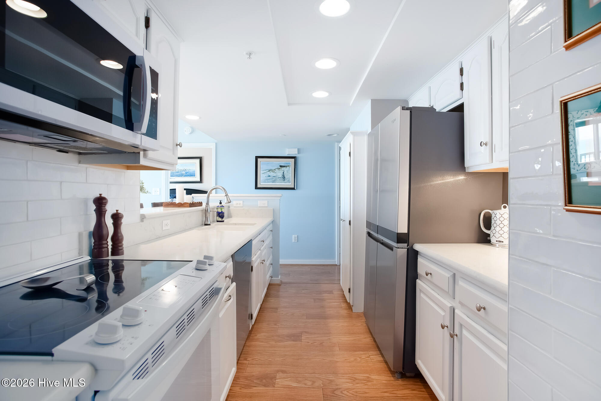 100553935 | Photo 15