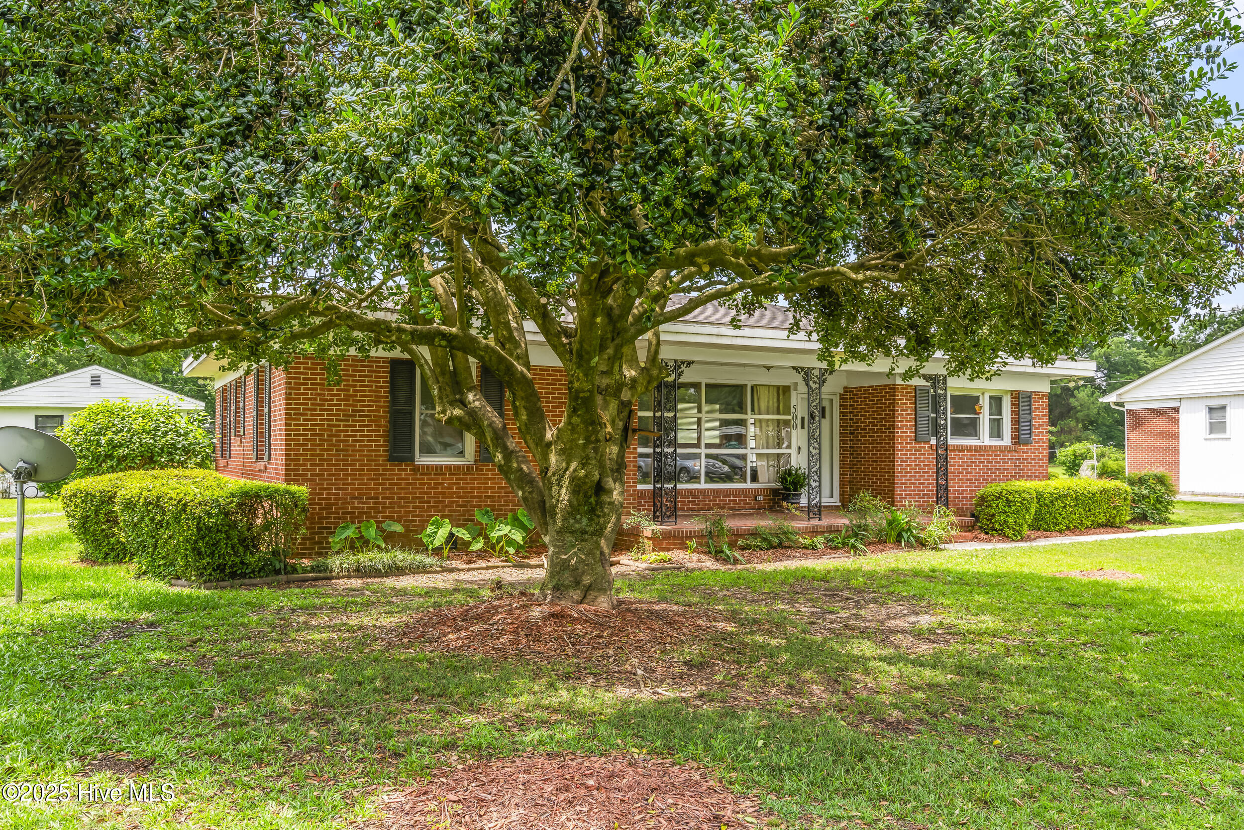 Homes for sale in Clinton, NC | 500 Rowan Rd, Clinton, NC 28328 | MLS# 100497631