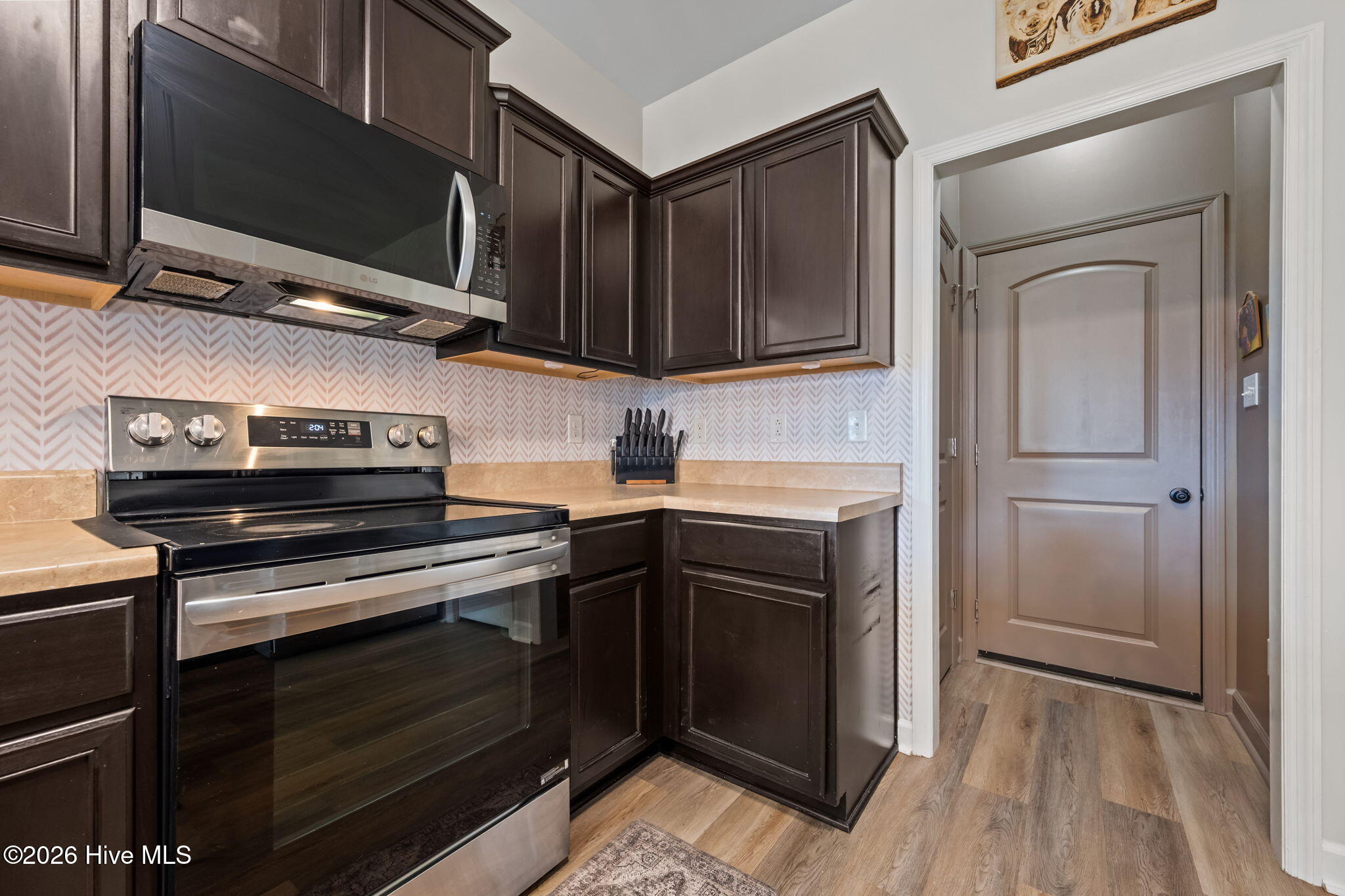 100567212 | Photo 10