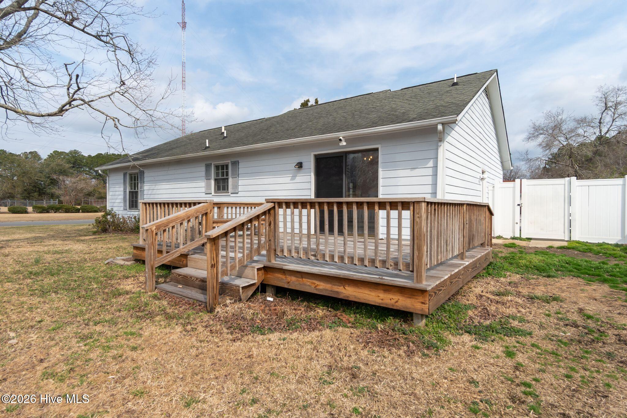 300 Quail Ridge Road, Jacksonville, NC, 28546