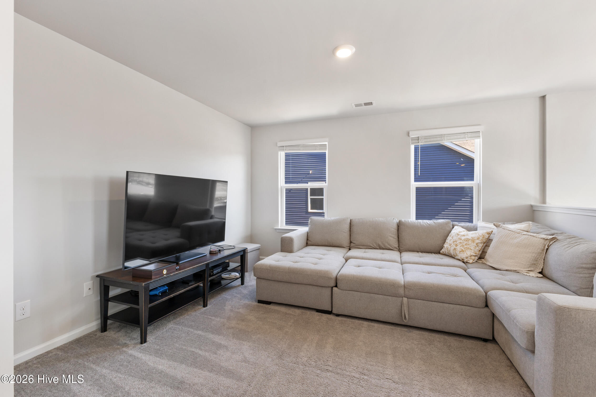 100553335 | Photo 22