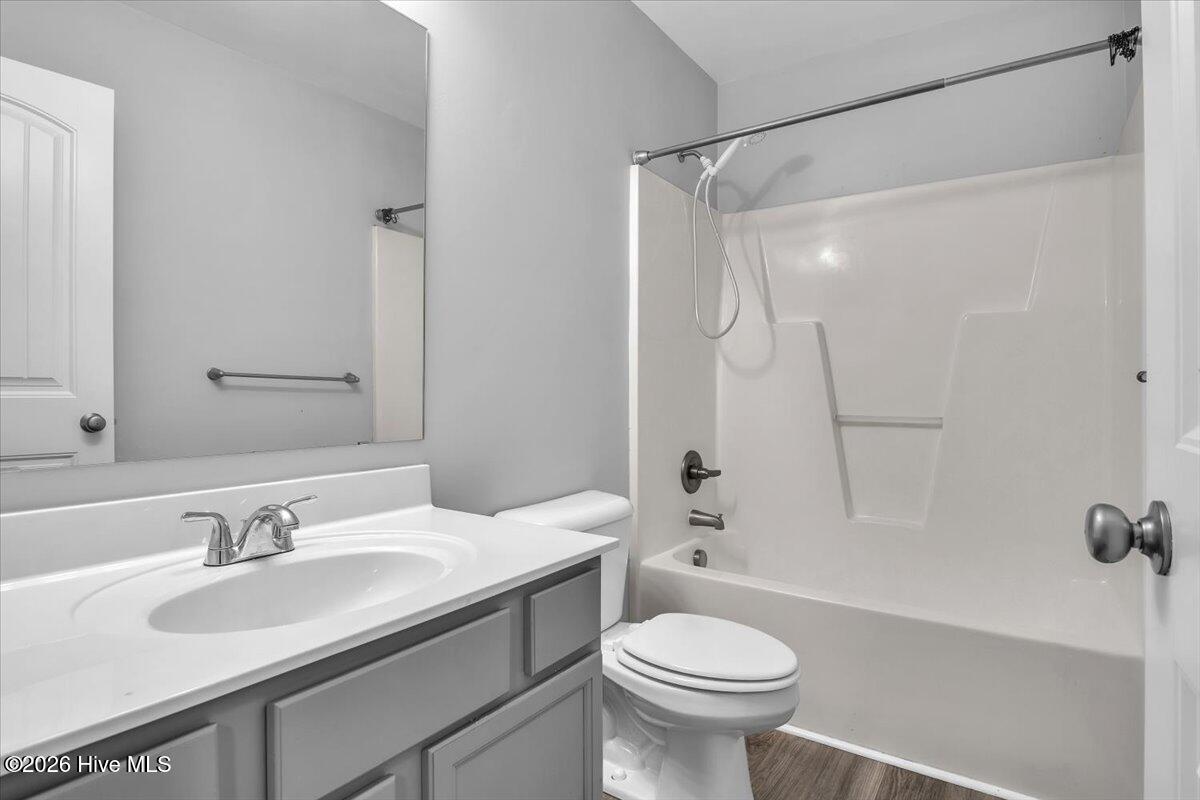 100565952 | Photo 37