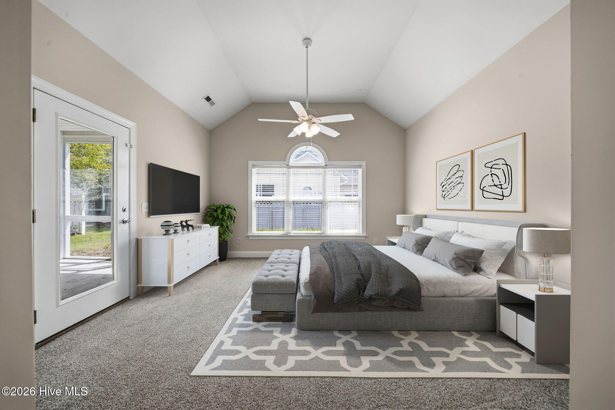 100566234 | Photo 44