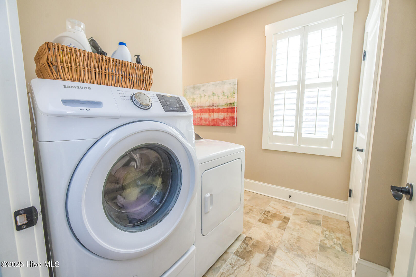 100491620 | Photo 26