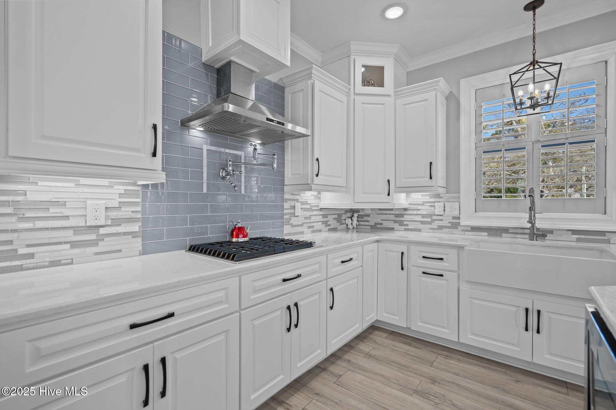 100532890 | Photo 27