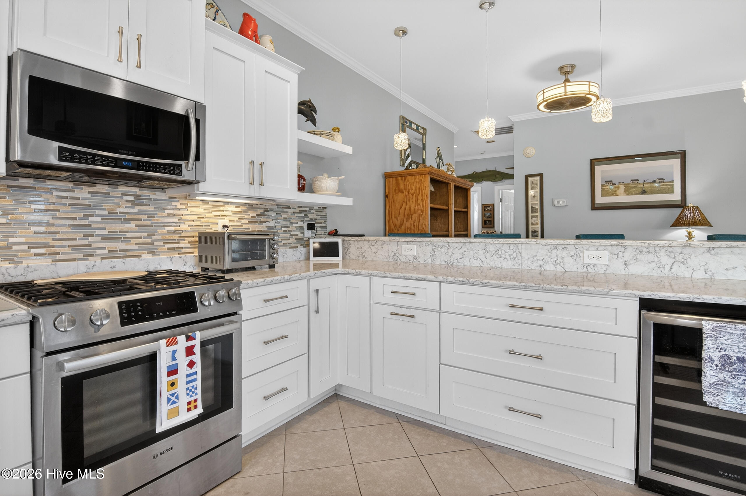 100556296 | Photo 11