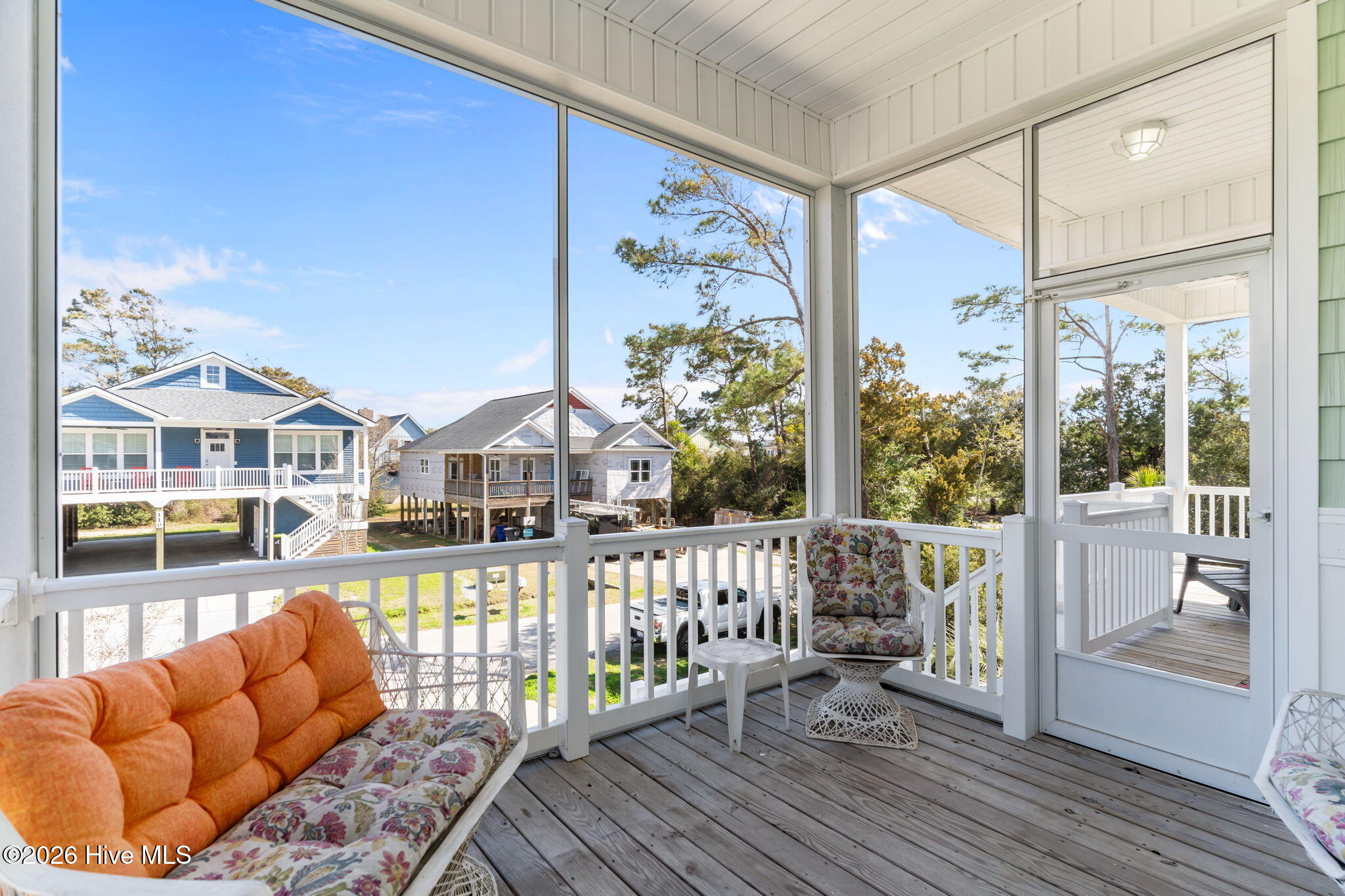 100562784 | Photo 47