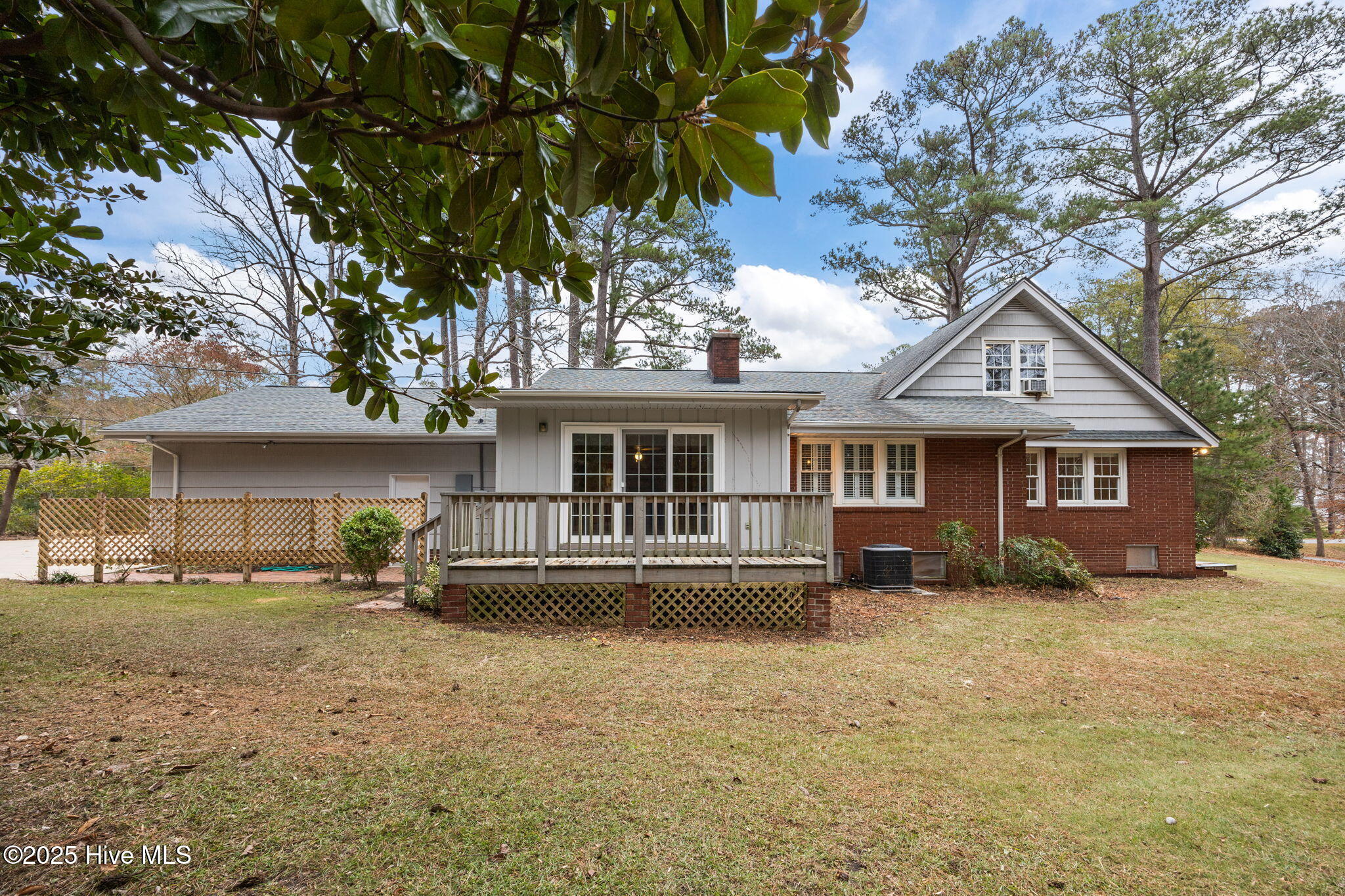 100544163 | Photo 40