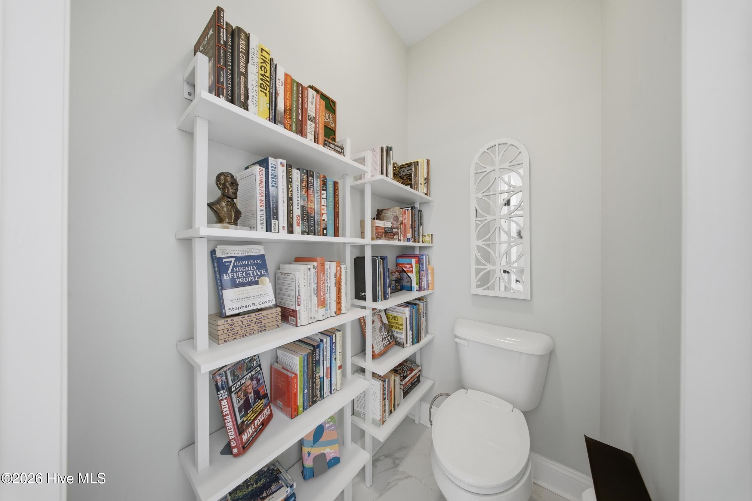 100565388 | Photo 41