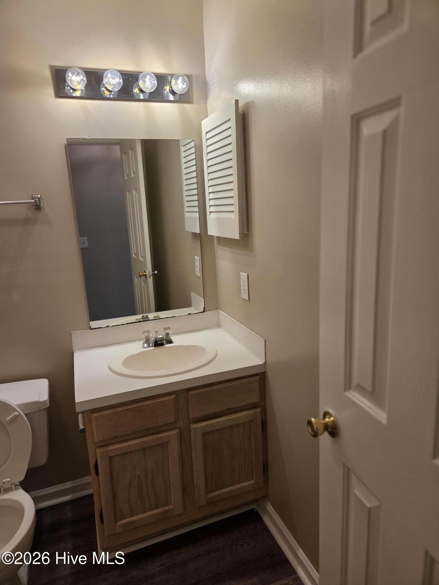 Undisclosed Address, Greenville, NC, 27858