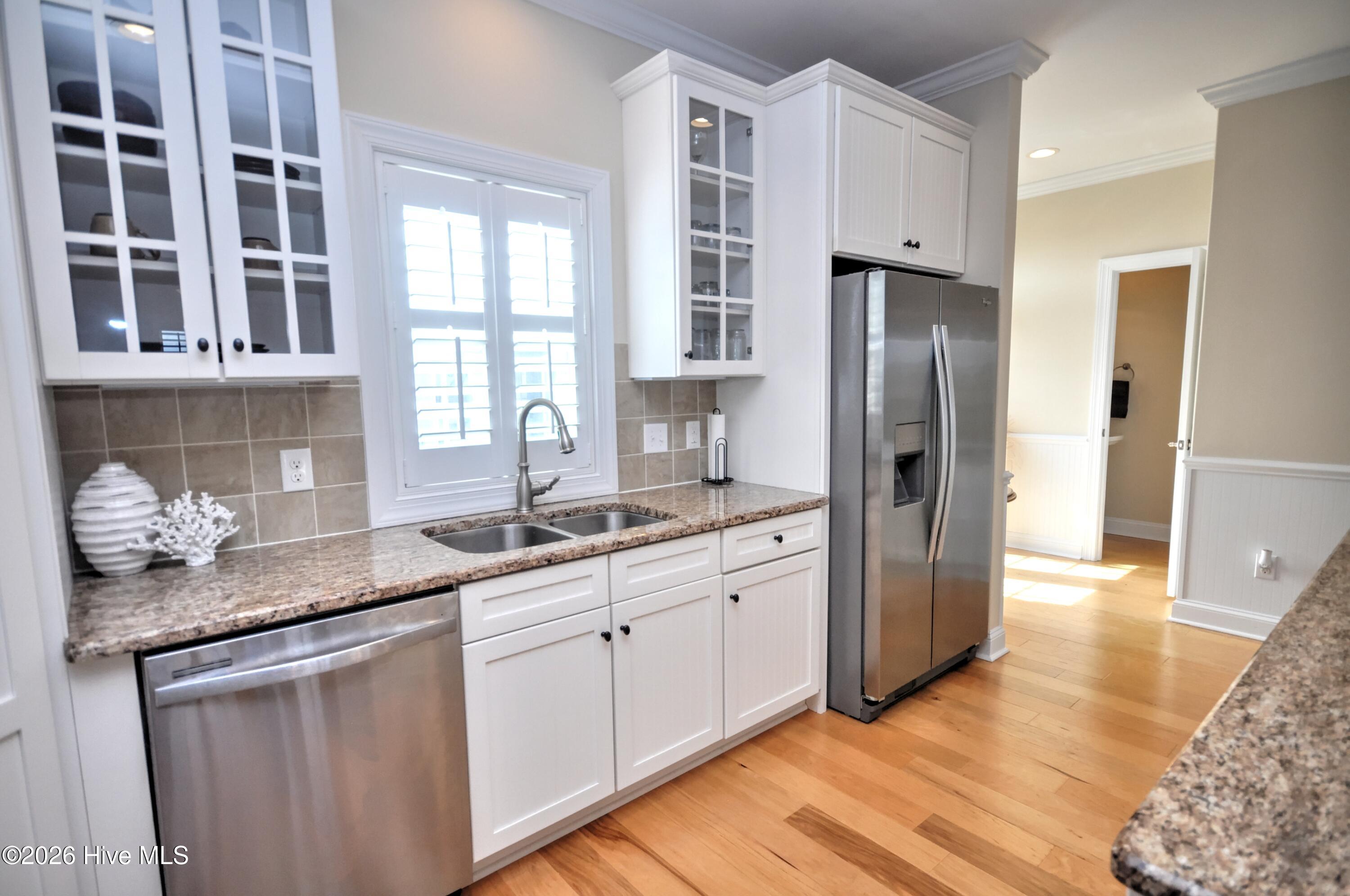 100558783 | Photo 14