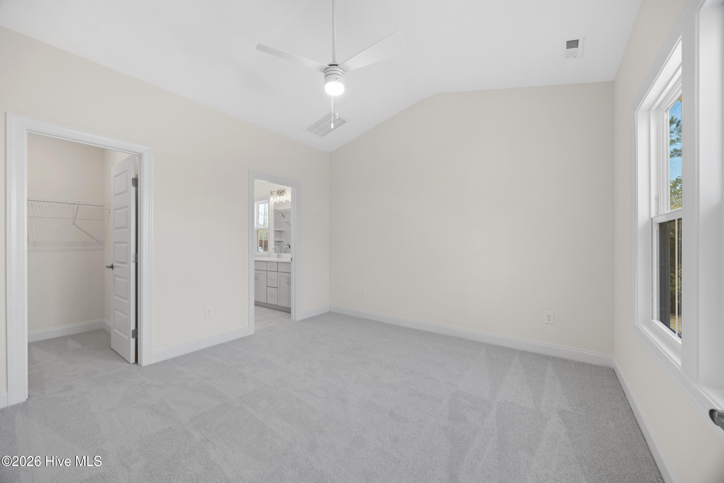 100539841 | Photo 21