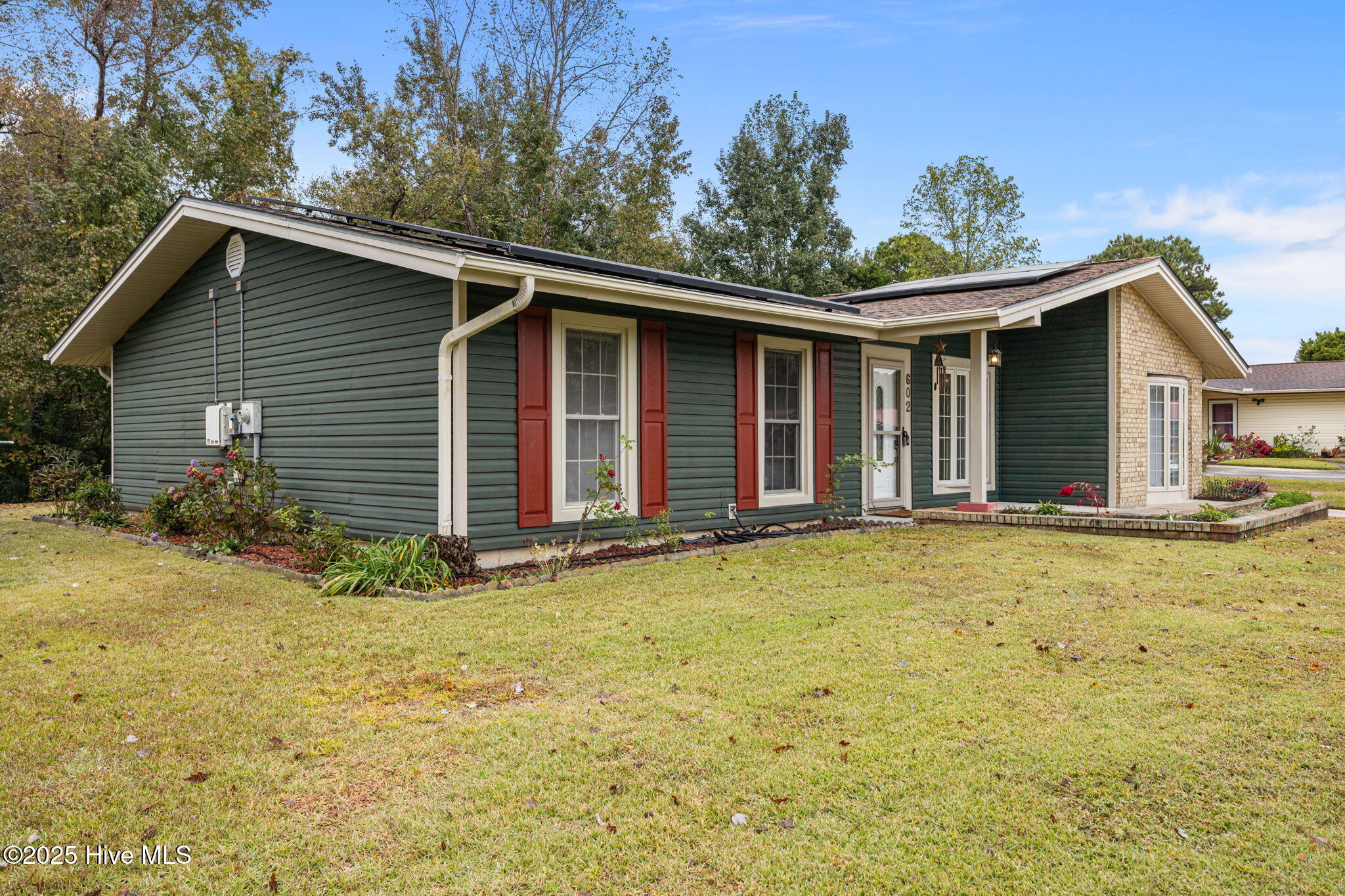 100538869 | Photo 35