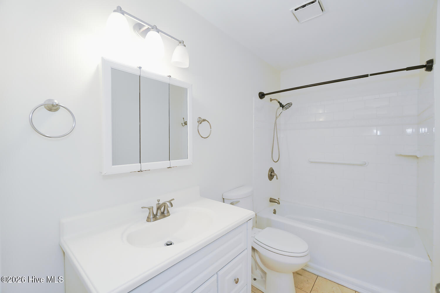 100546662 | Photo 12