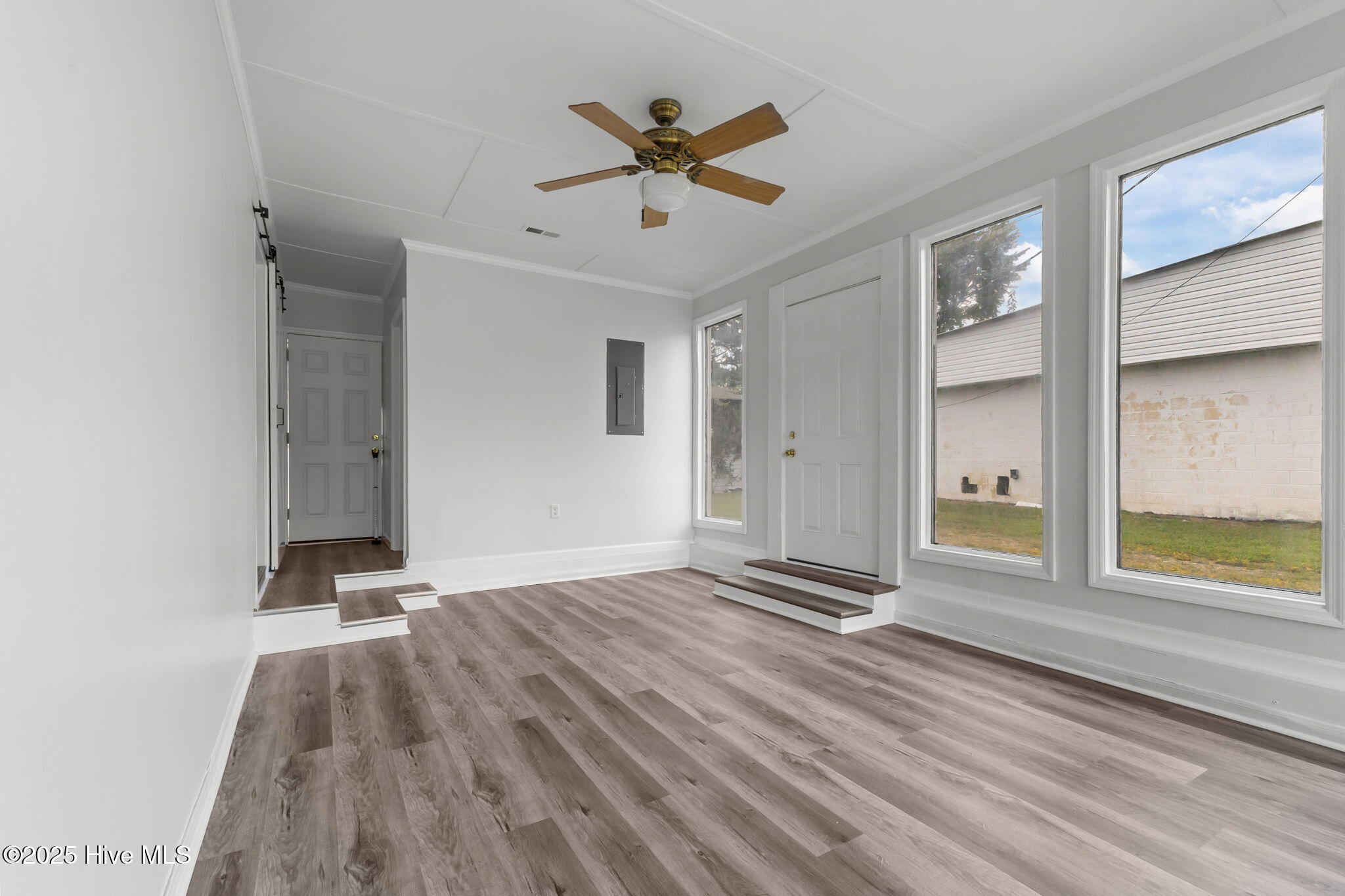 100526515 | Photo 23