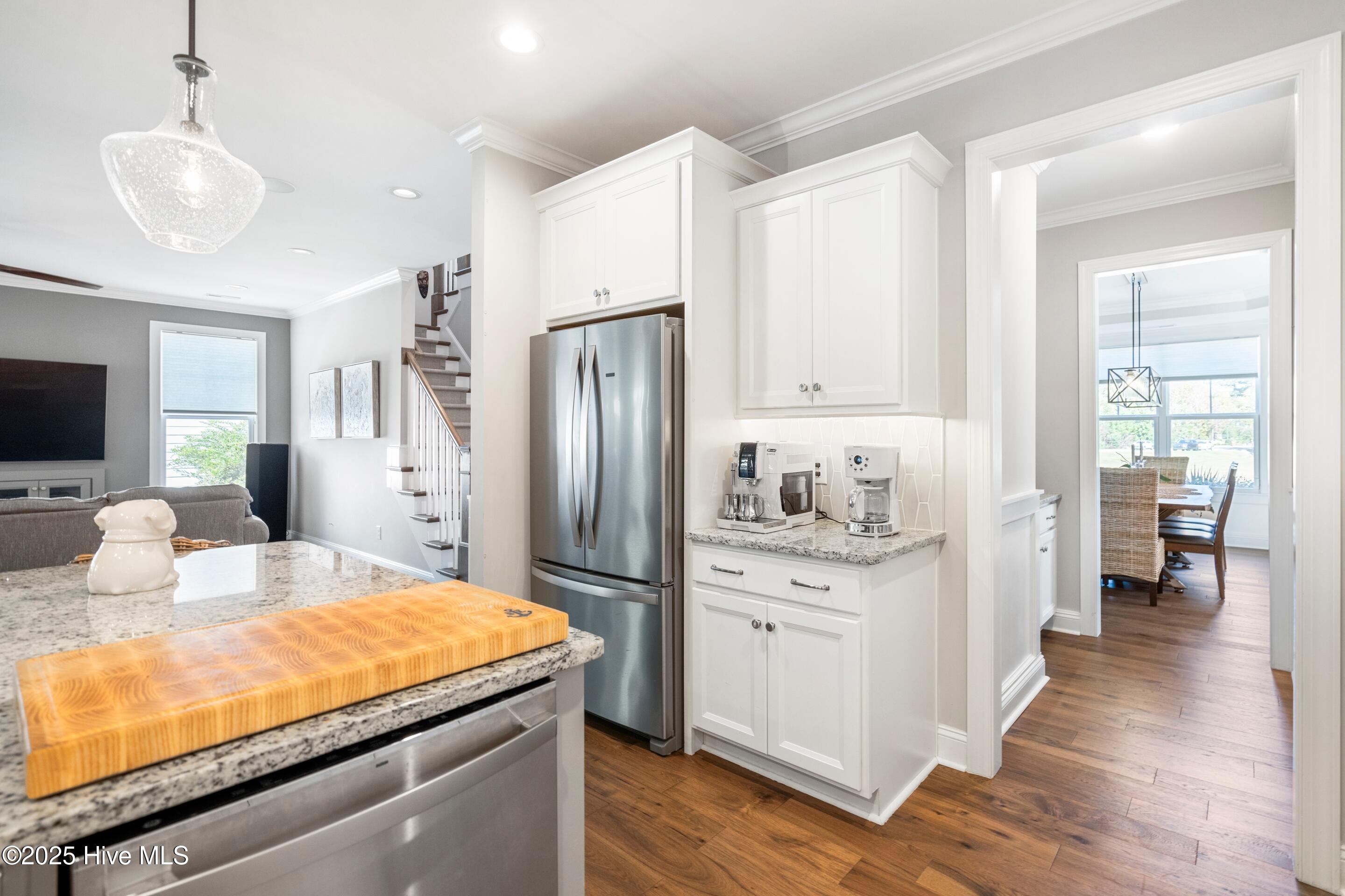 100538062 | Photo 25