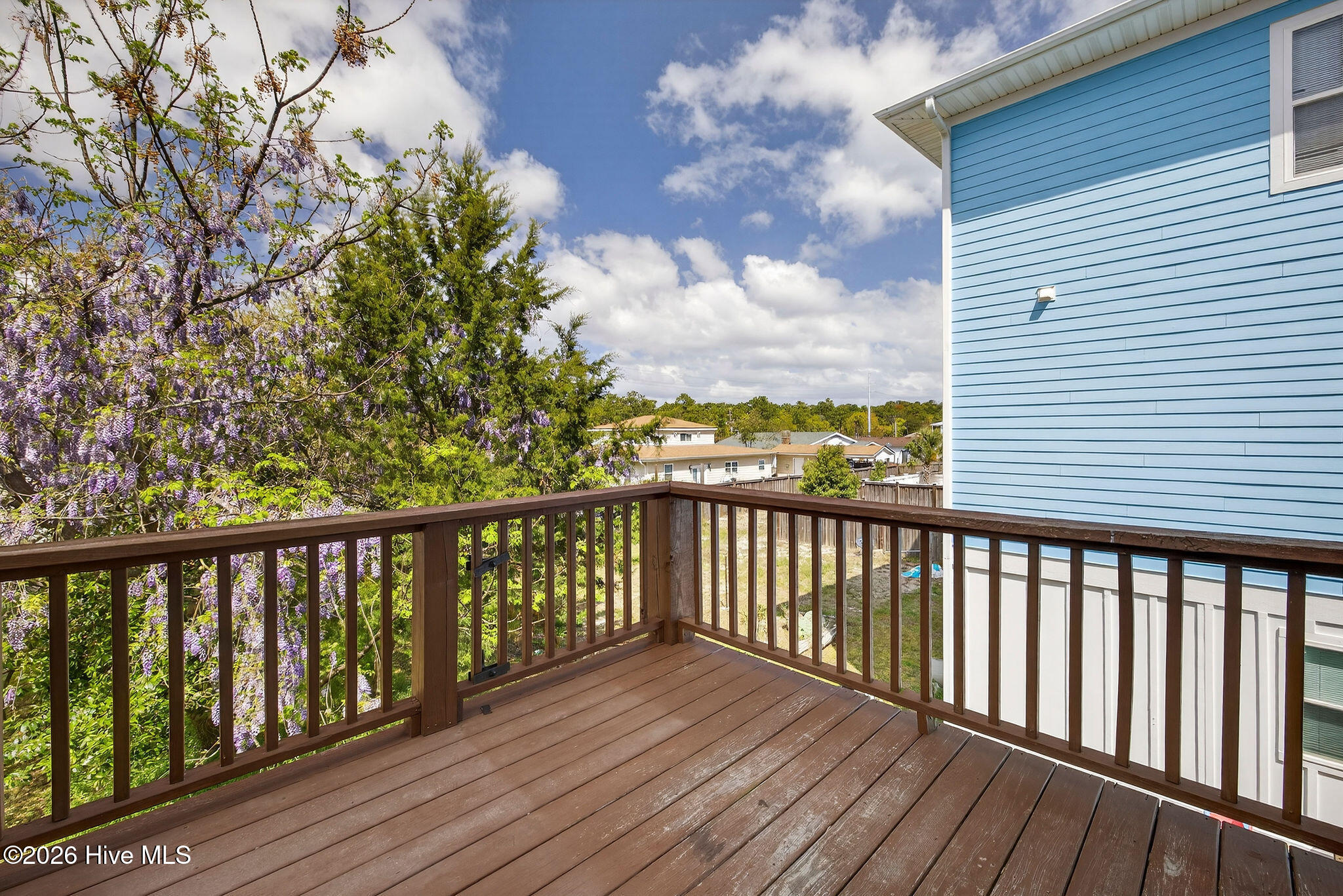 100563693 | Photo 29