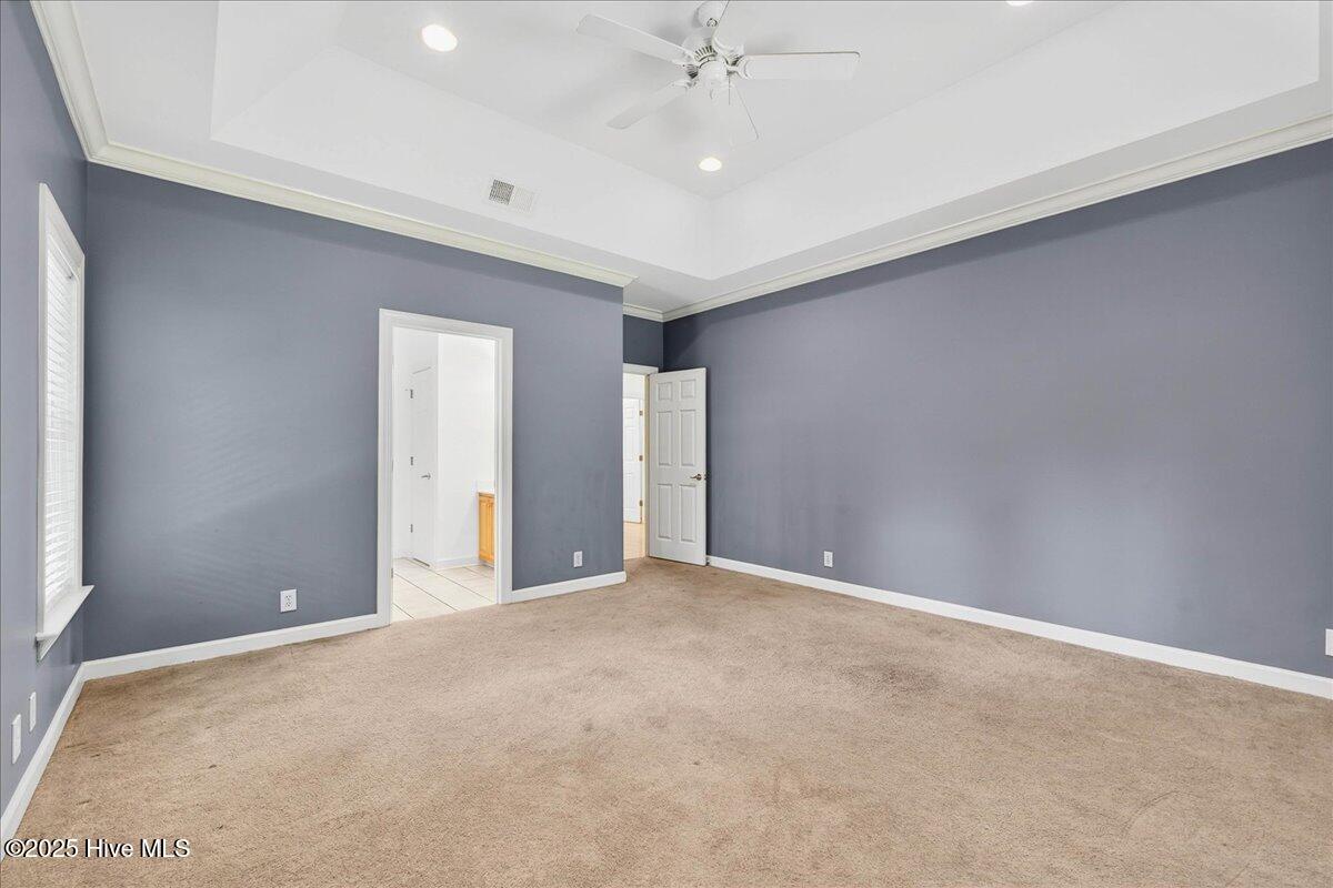 100519877 | Photo 25