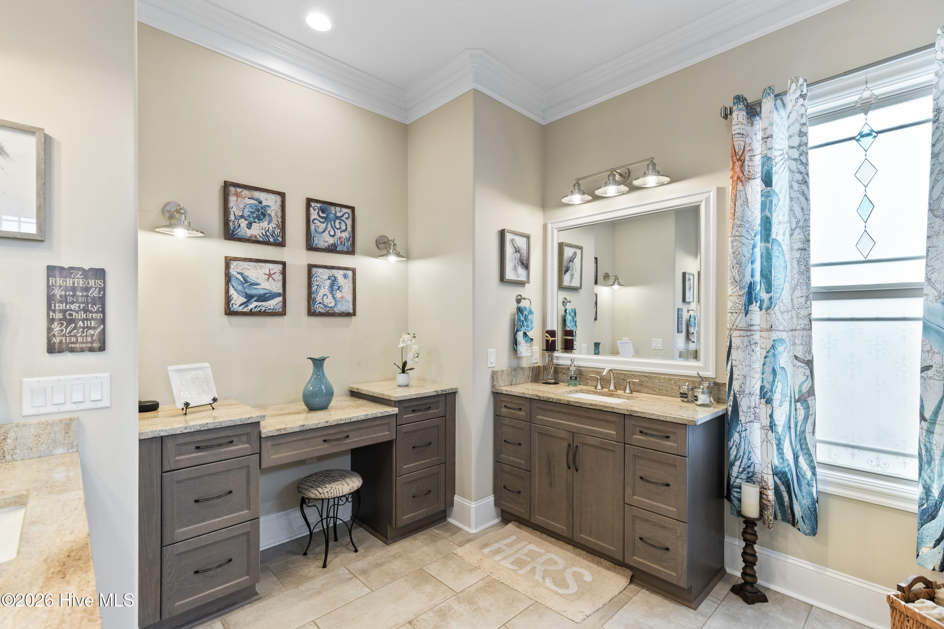 100551646 | Photo 24