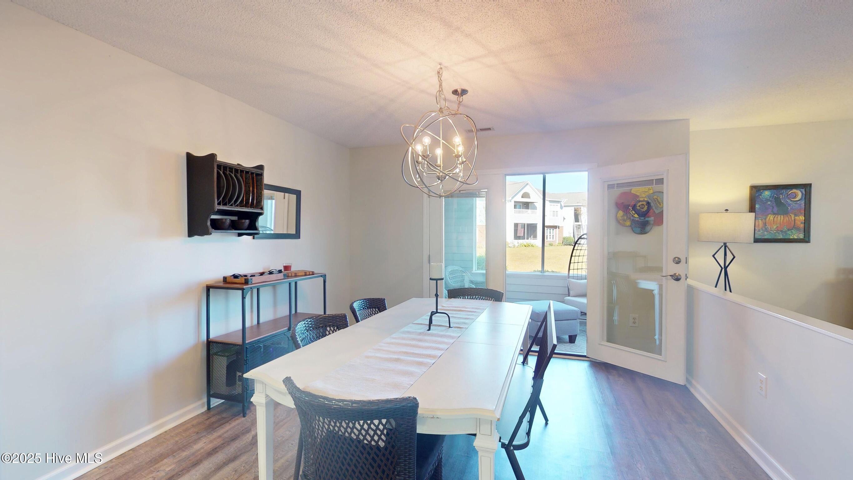 100542842 | Photo 12