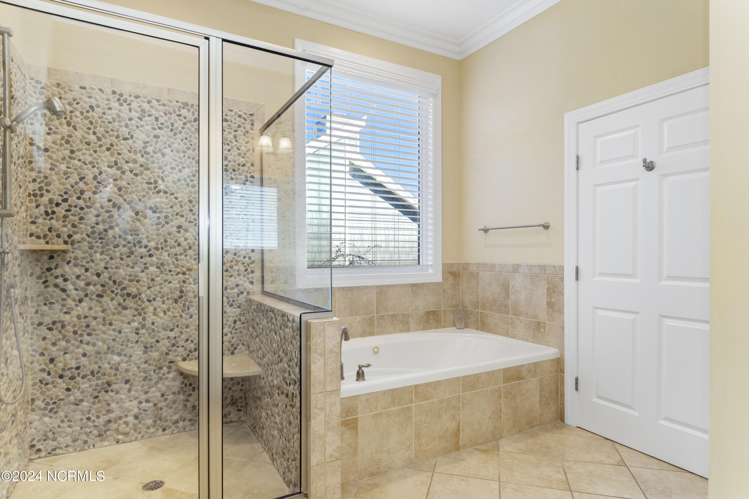 100429078 | Photo 47