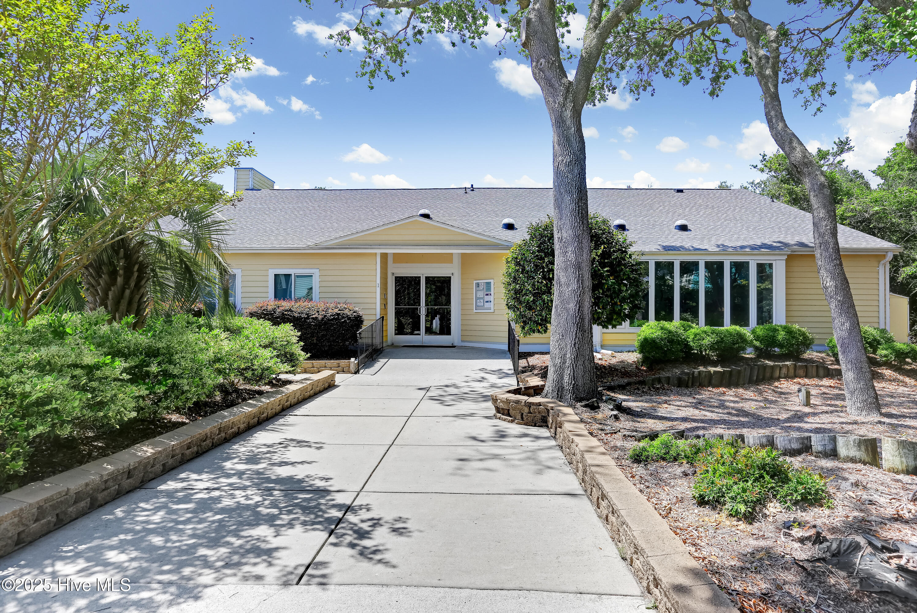 100506077 | Photo 57