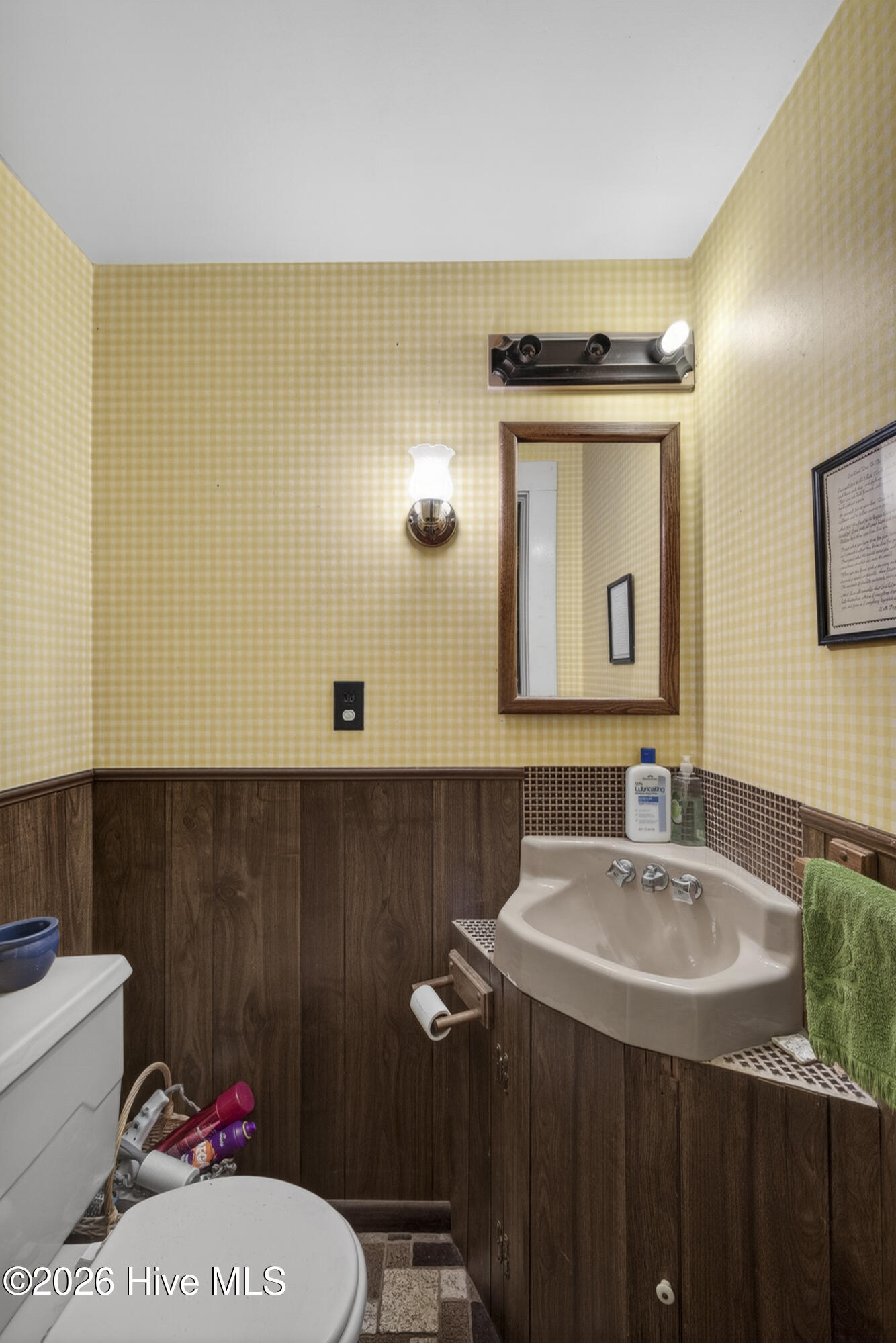 100569316 | Photo 40