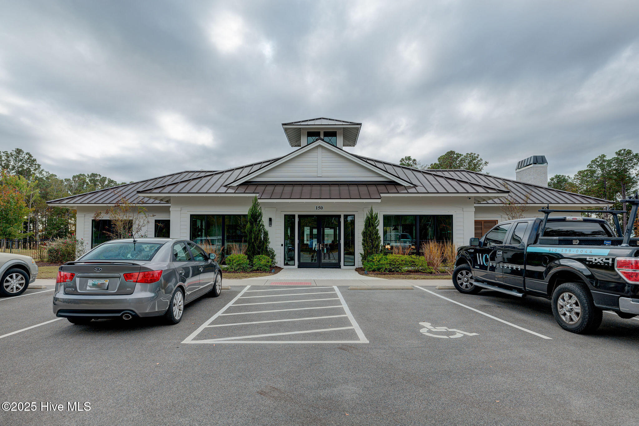 100488760 | Photo 12