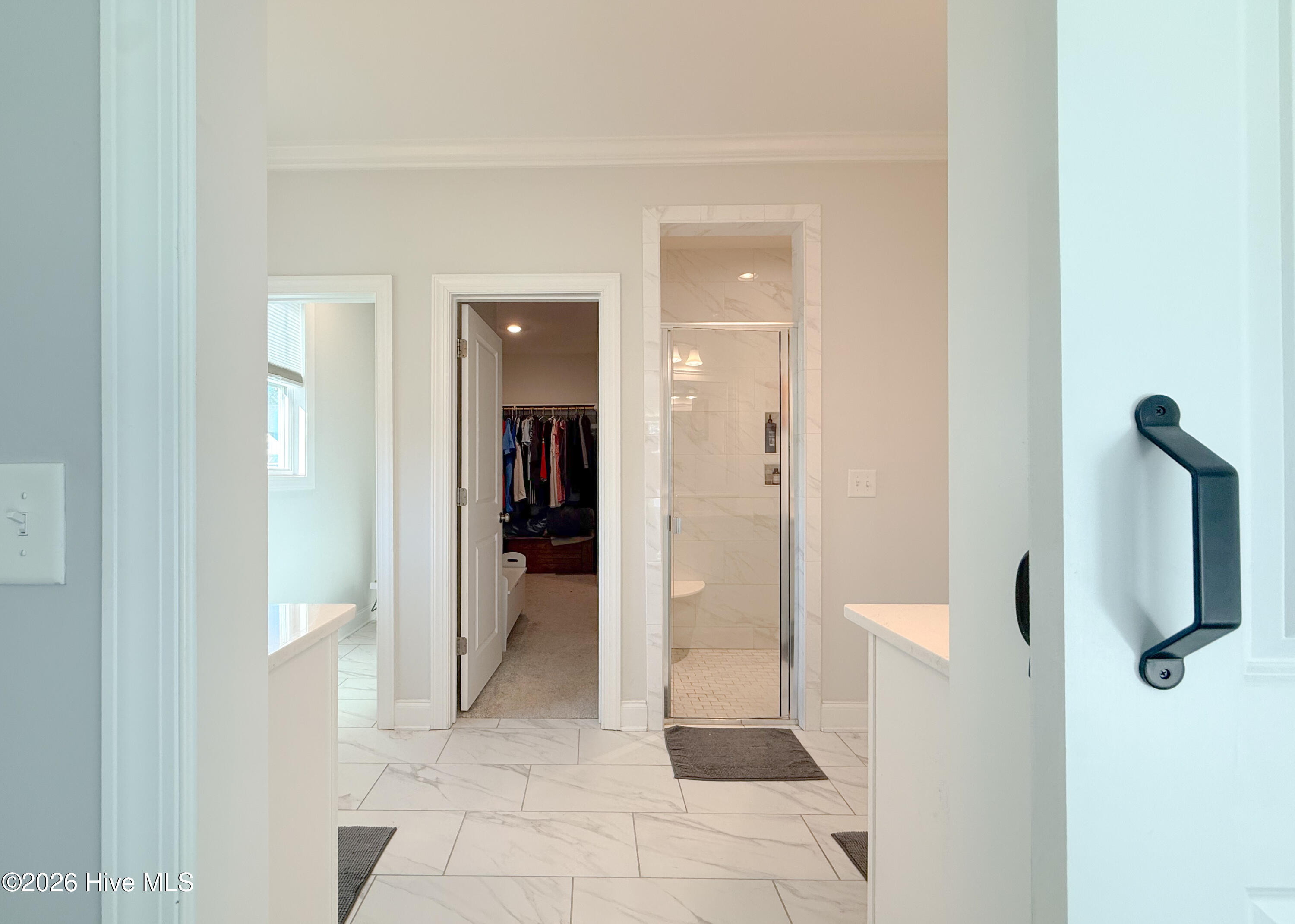 100567915 | Photo 41