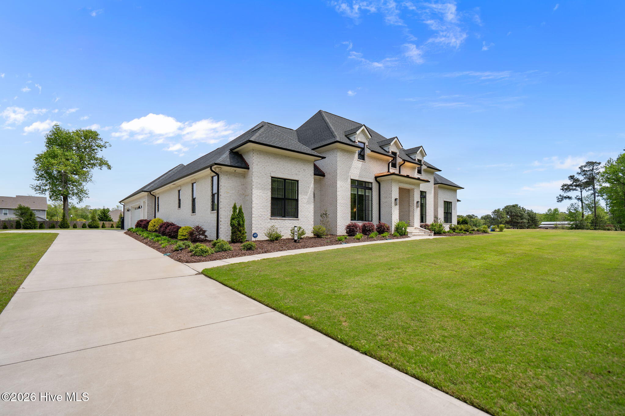 100566934 | Photo 77